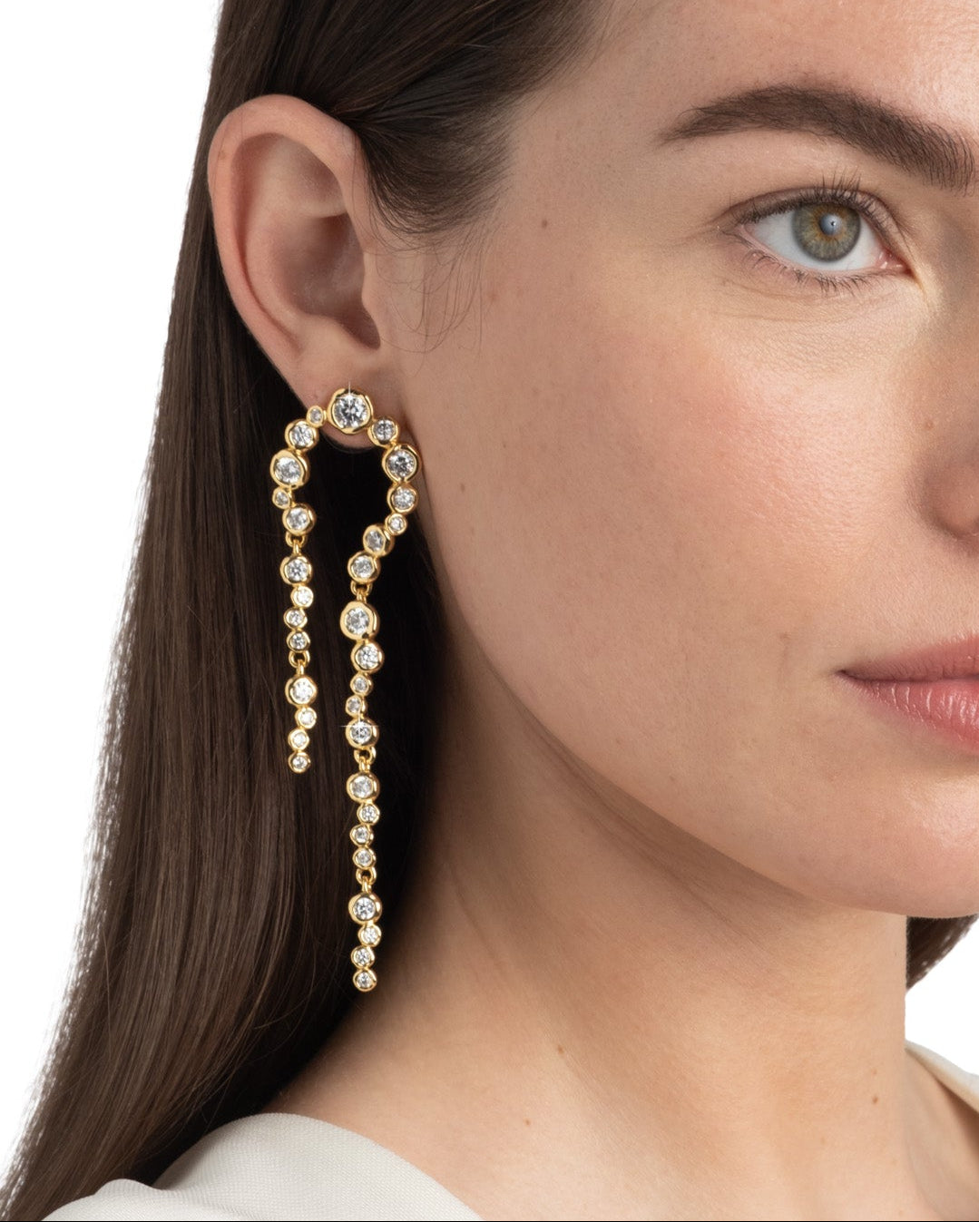 Asterales Gold Arched Long Earring - Photo 2