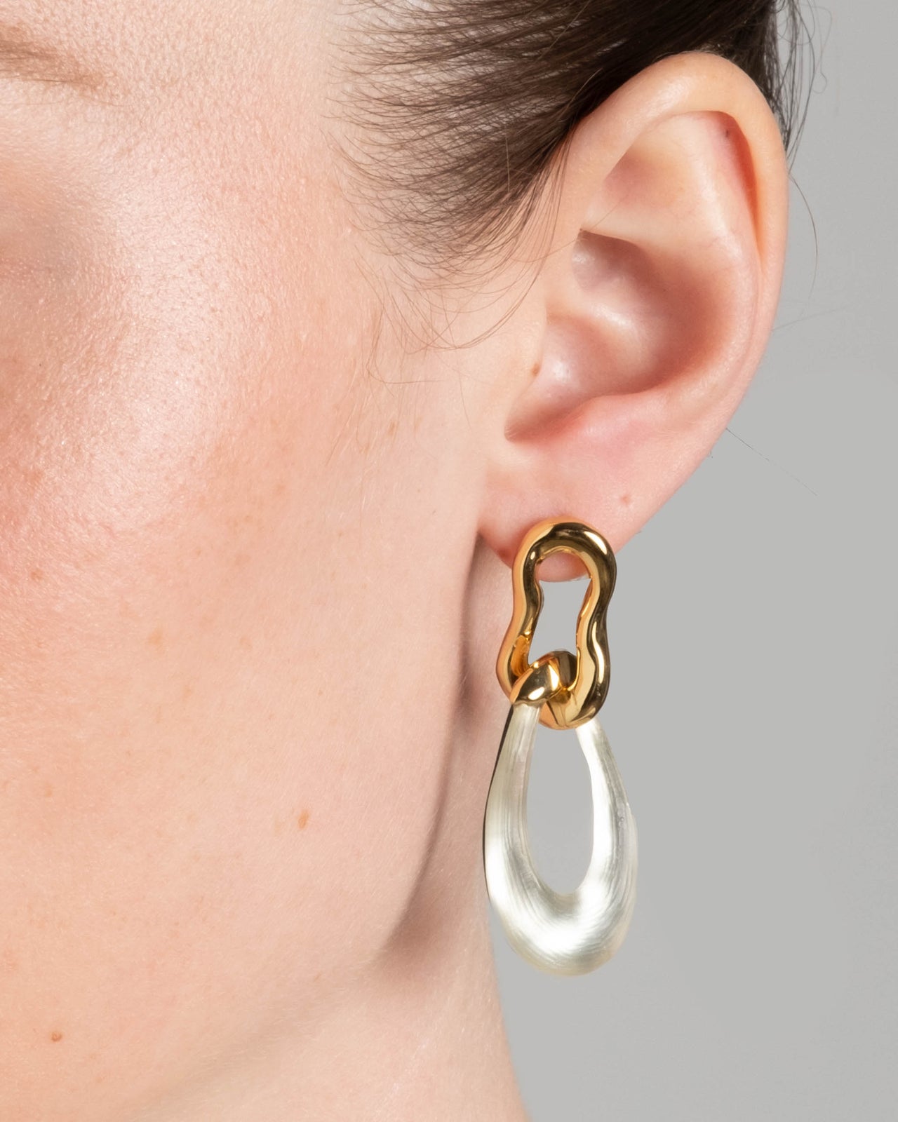 Gold Double Link Lucite Post Earring- Cream - Photo 2
