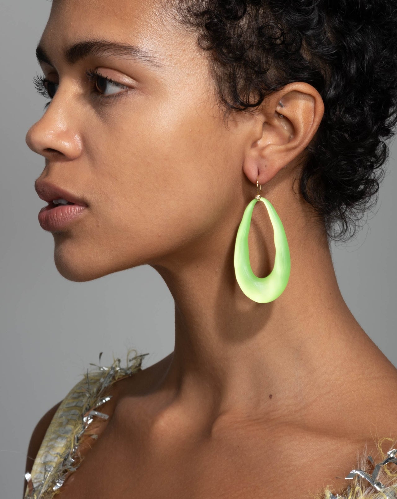 Lucite Link Wire Earring- Neon Green - Photo 2