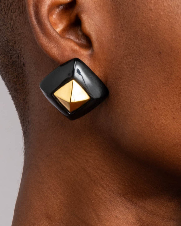 Lucite Armor Post Earring- Onyx - Photo 2