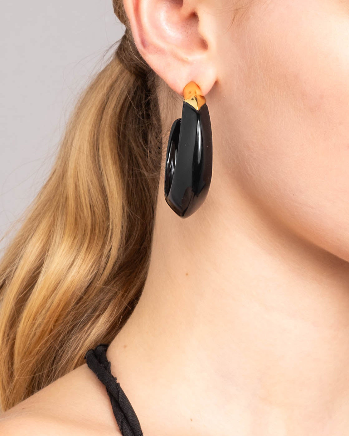 Lucite Edged Hoop Earring- Onyx - Photo 2