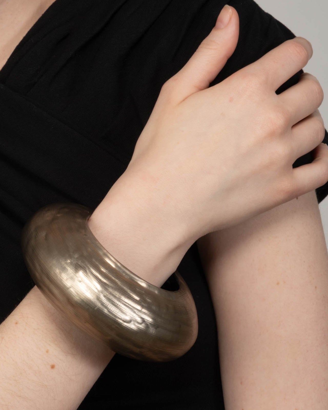 Puffy Lucite Bangle Bracelet- Champagne - Photo 2