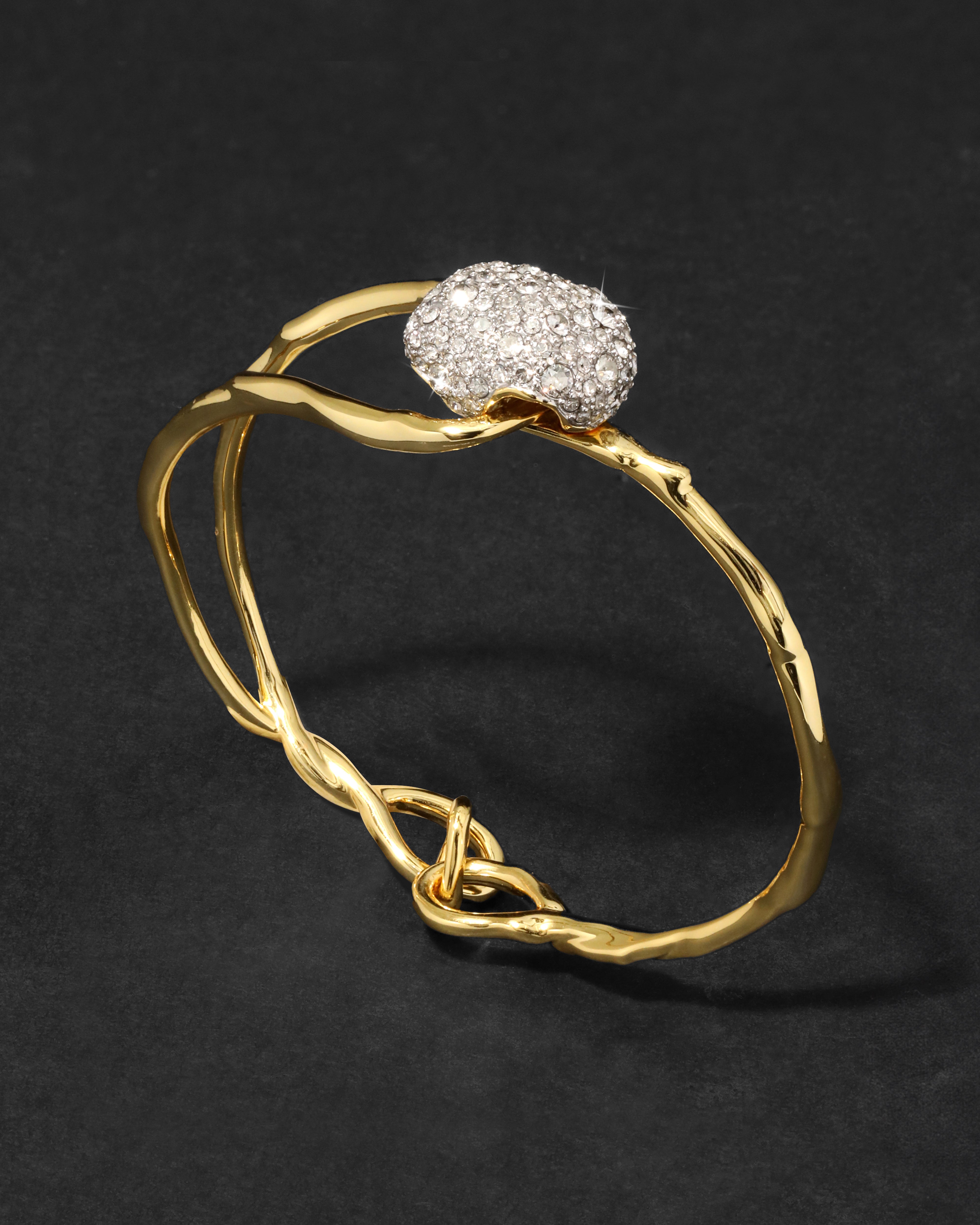 健康アクセサリー CLEMITA athlete Solanales Crystal Pebble Clasp Bracelet | Statement Bracelet