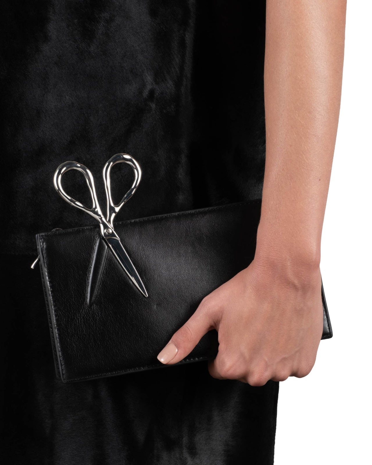 The Petit Scissor Clutch- Black - Photo 2