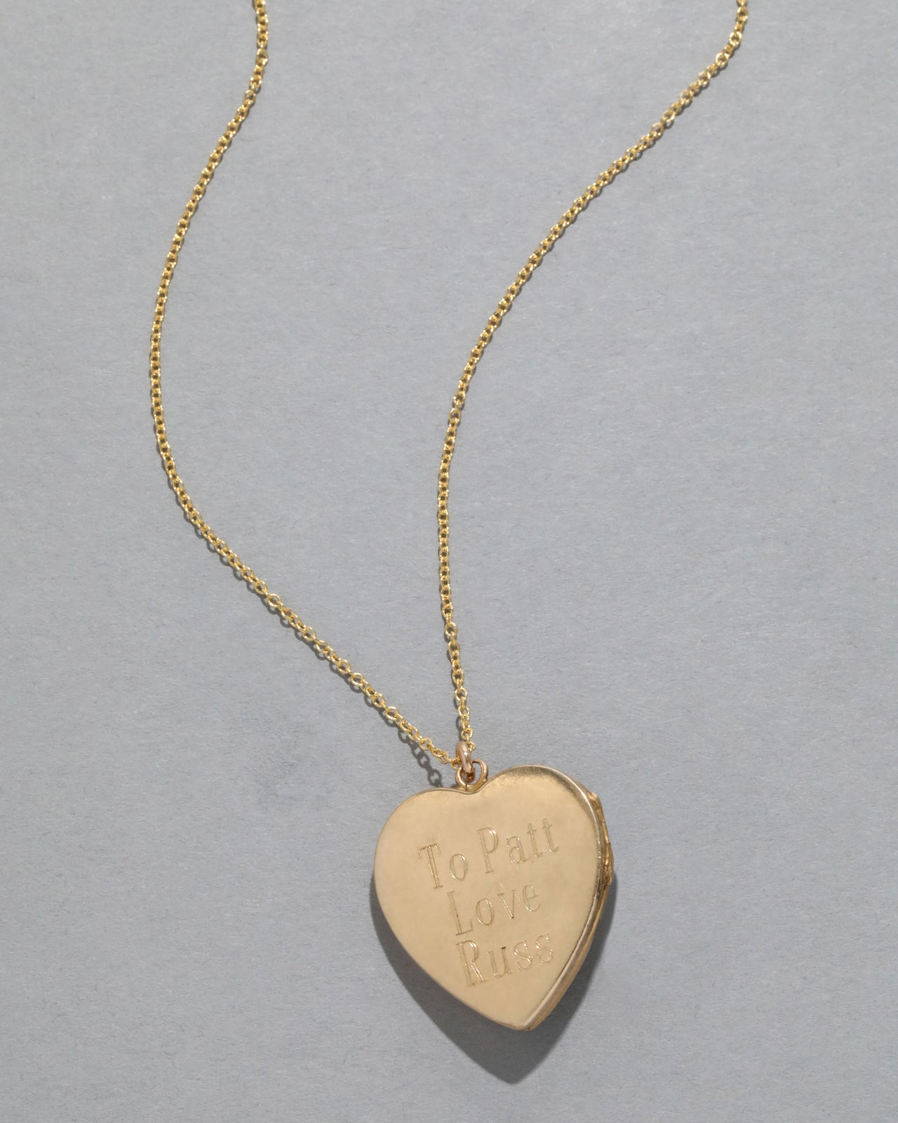 Antique 1920s 14k Gold Etched Heart Locket Necklace - Photo 2
