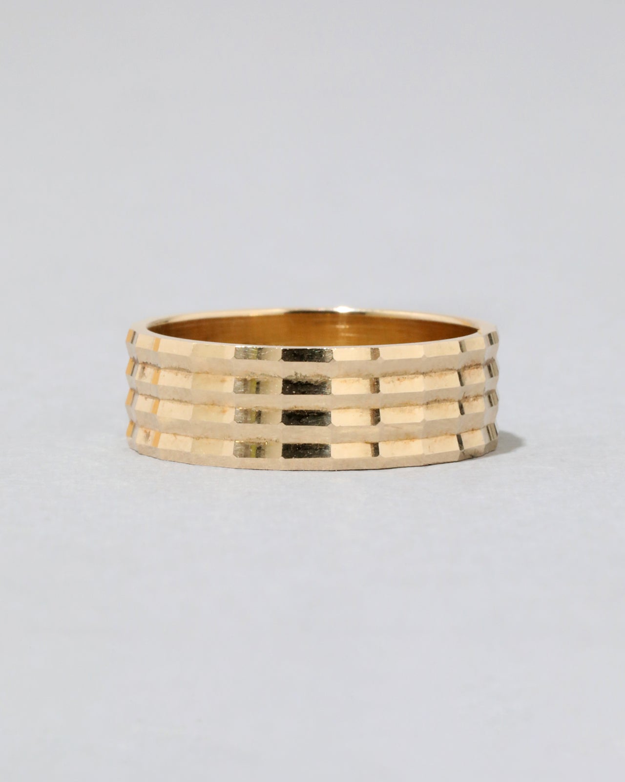 Vintage 1980s 14k Gold Faceted Band Ring - Photo 2