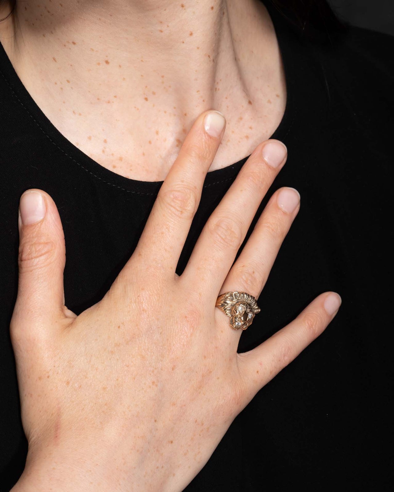 Vintage 1970s 14k Gold Lion with Diamonds Ring - Photo 2