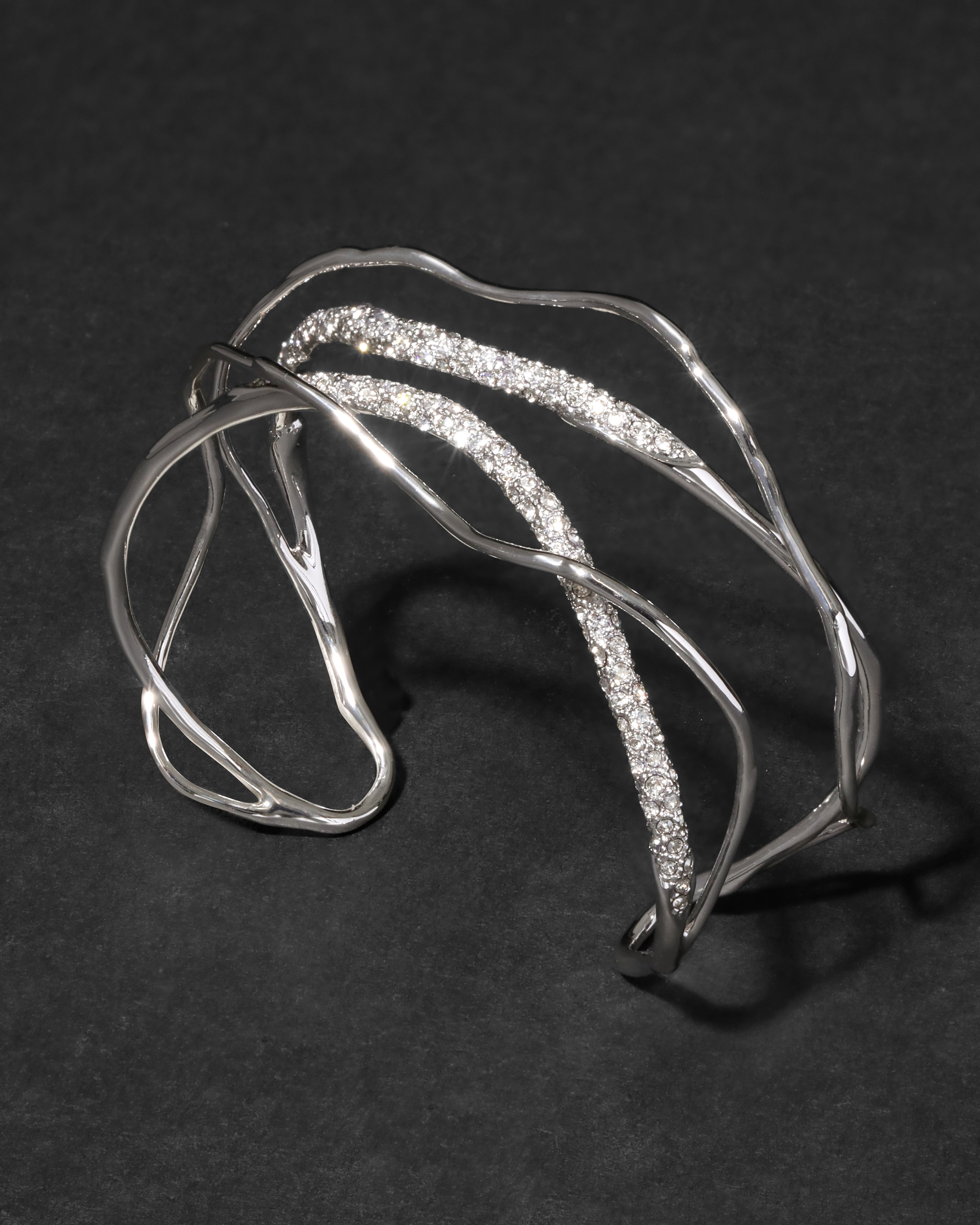 Solanales Crystal Intertwined Cuff Bracelet