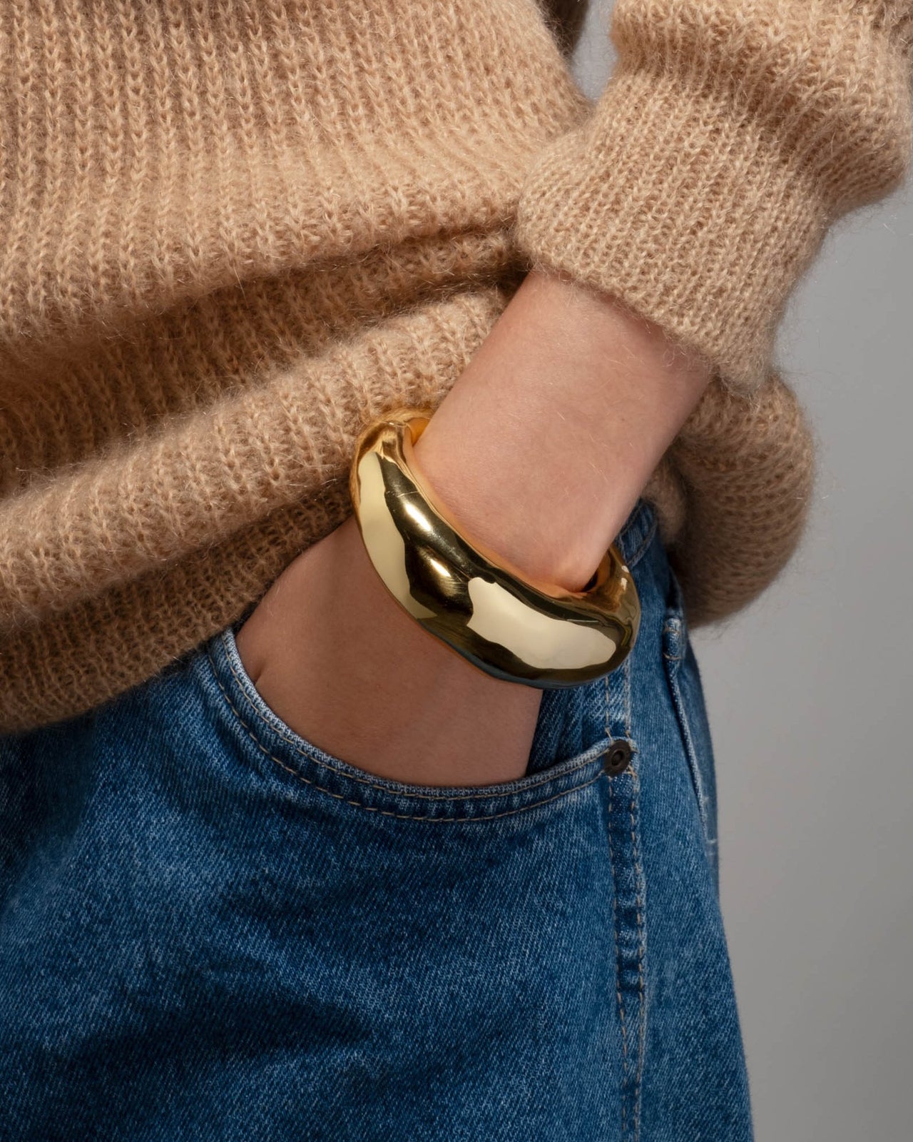 Large Molten Hinged Cuff- Gold - Photo 2