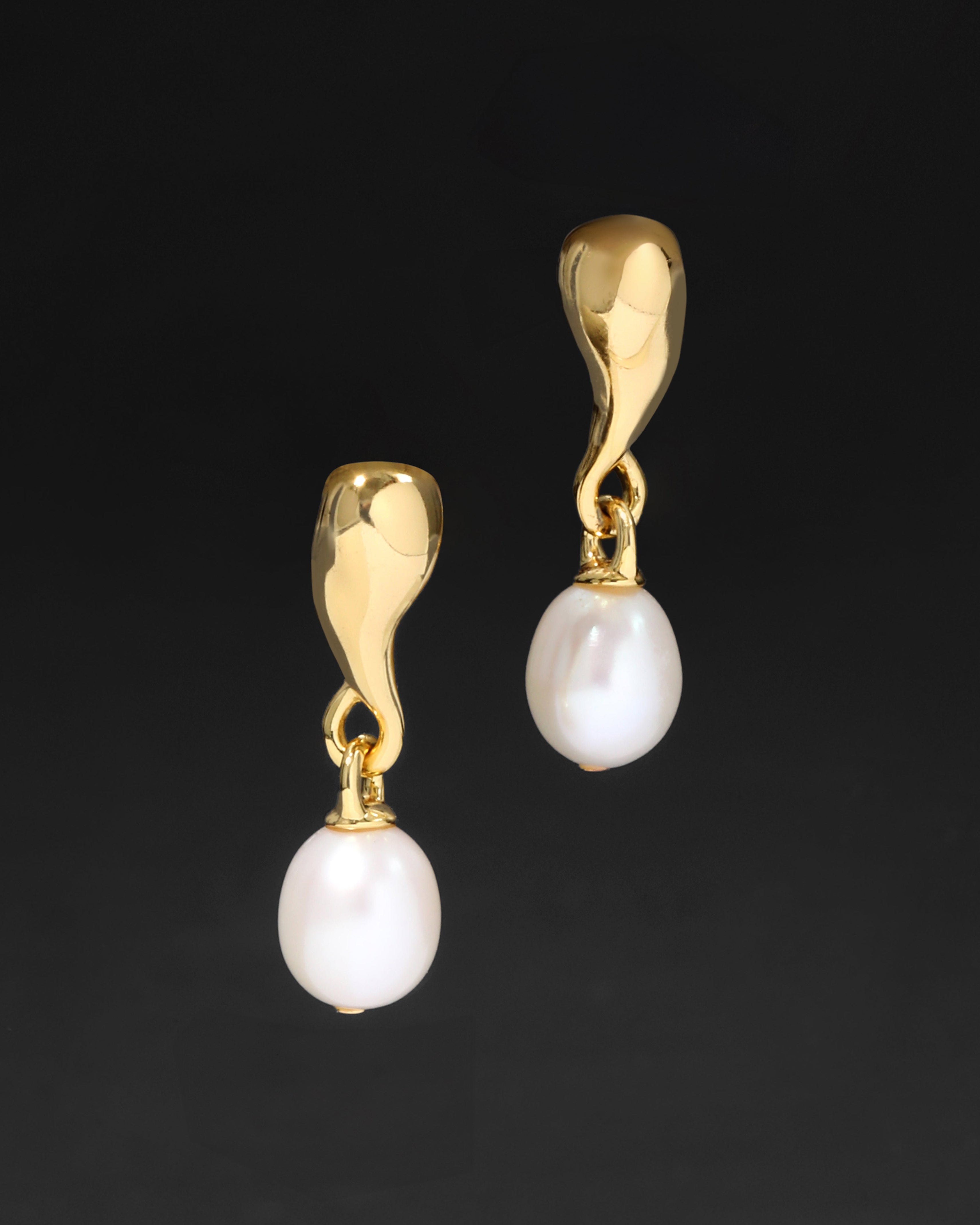 Perla Liquid Drop Post Earring