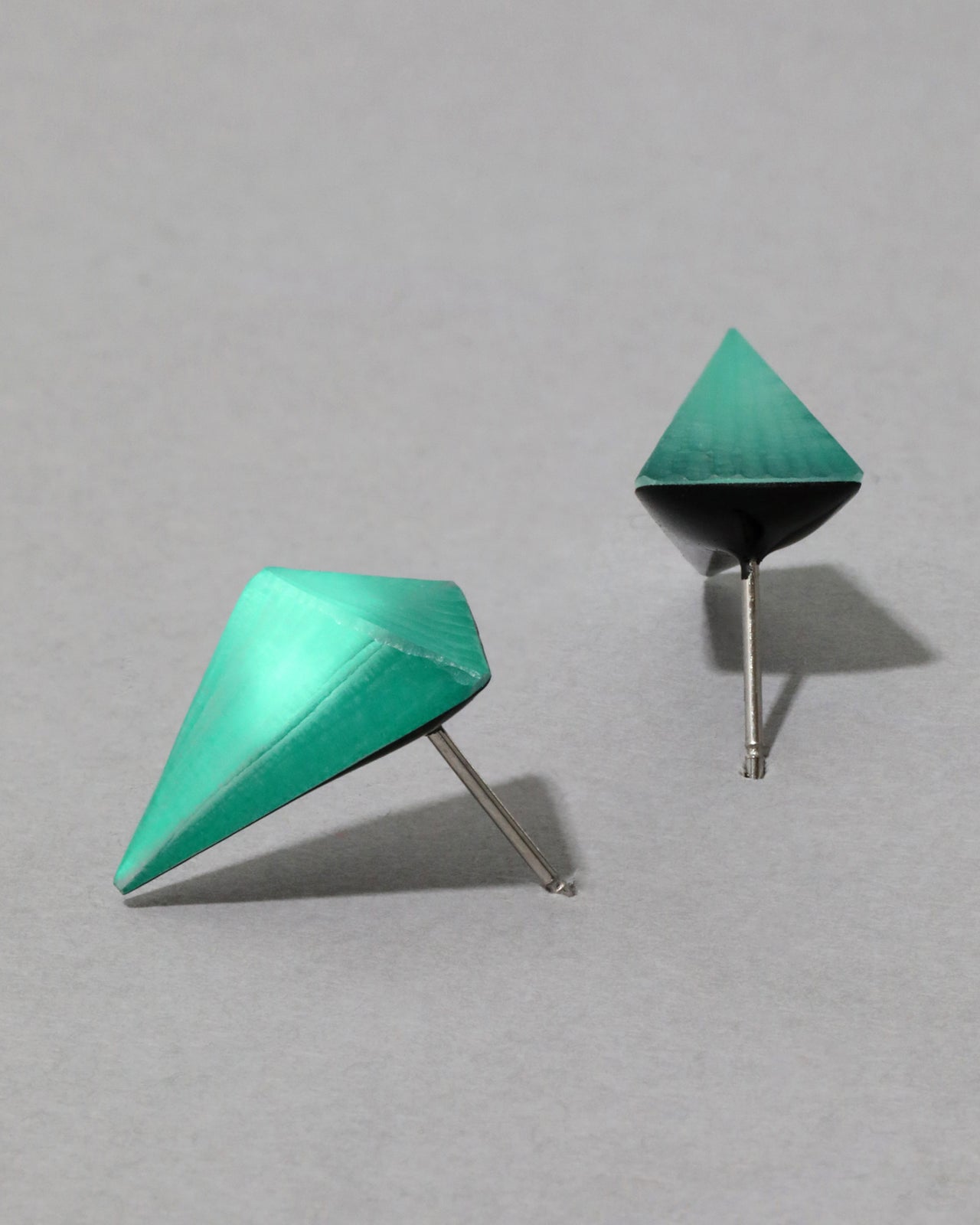 Lucite Pyramid Post Earring - Metallic Emerald - Photo 2