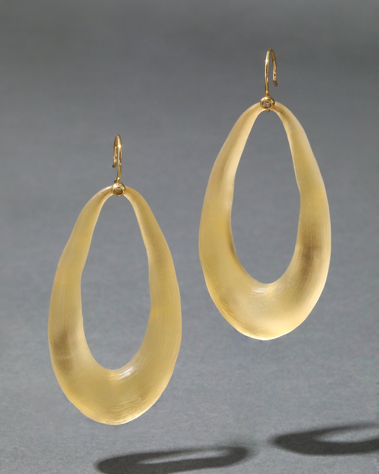 Lucite Link Wire Earring- Gold - Photo 2
