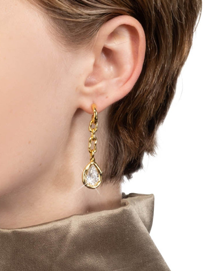 Asterales Gold Link Pear Drop Earring - Photo 2