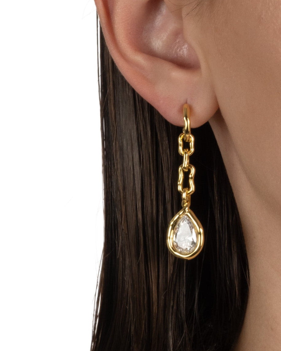 Asterales Gold Link Pear Drop Earring - Photo 2