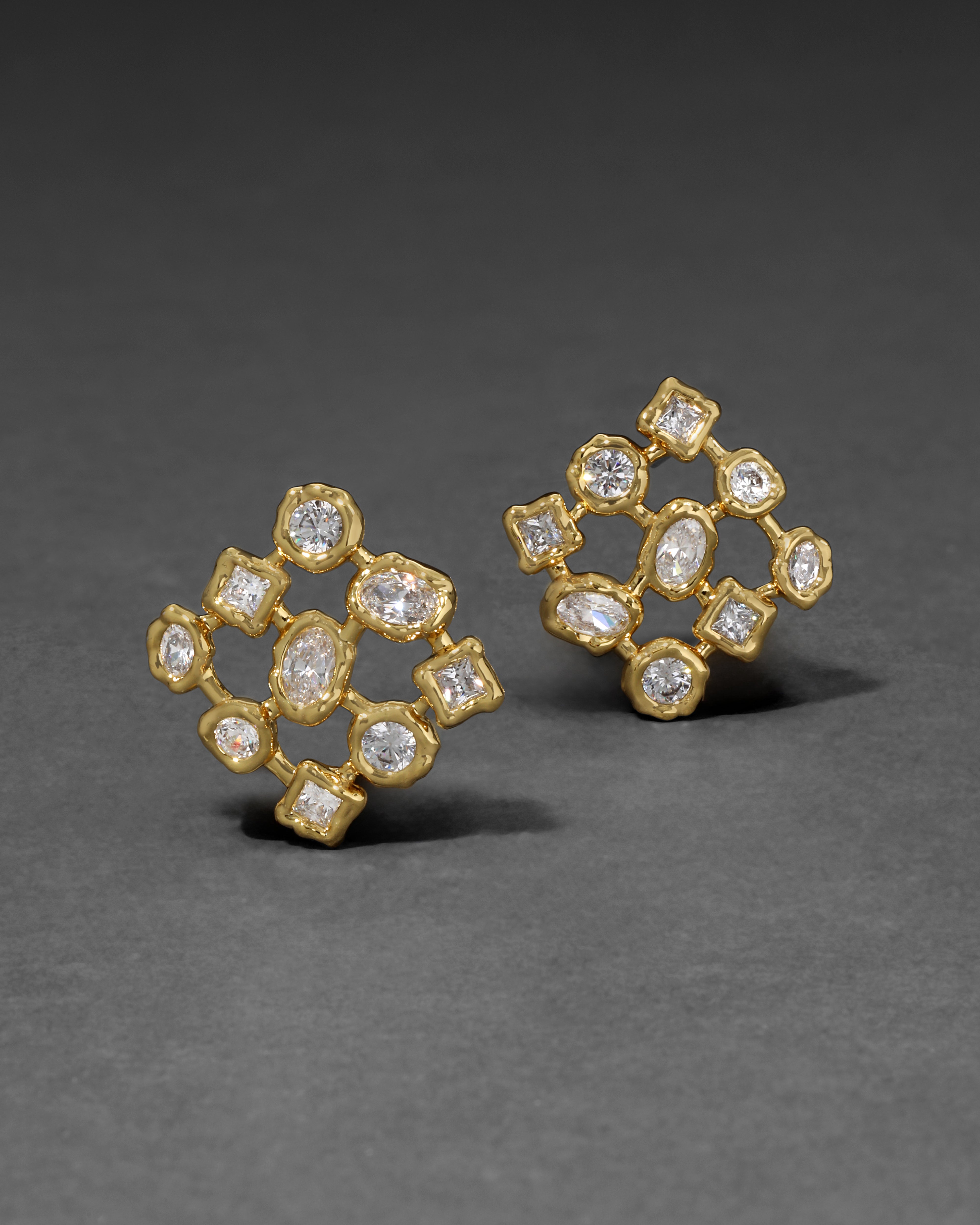 Asterales Square Stud Earring Air