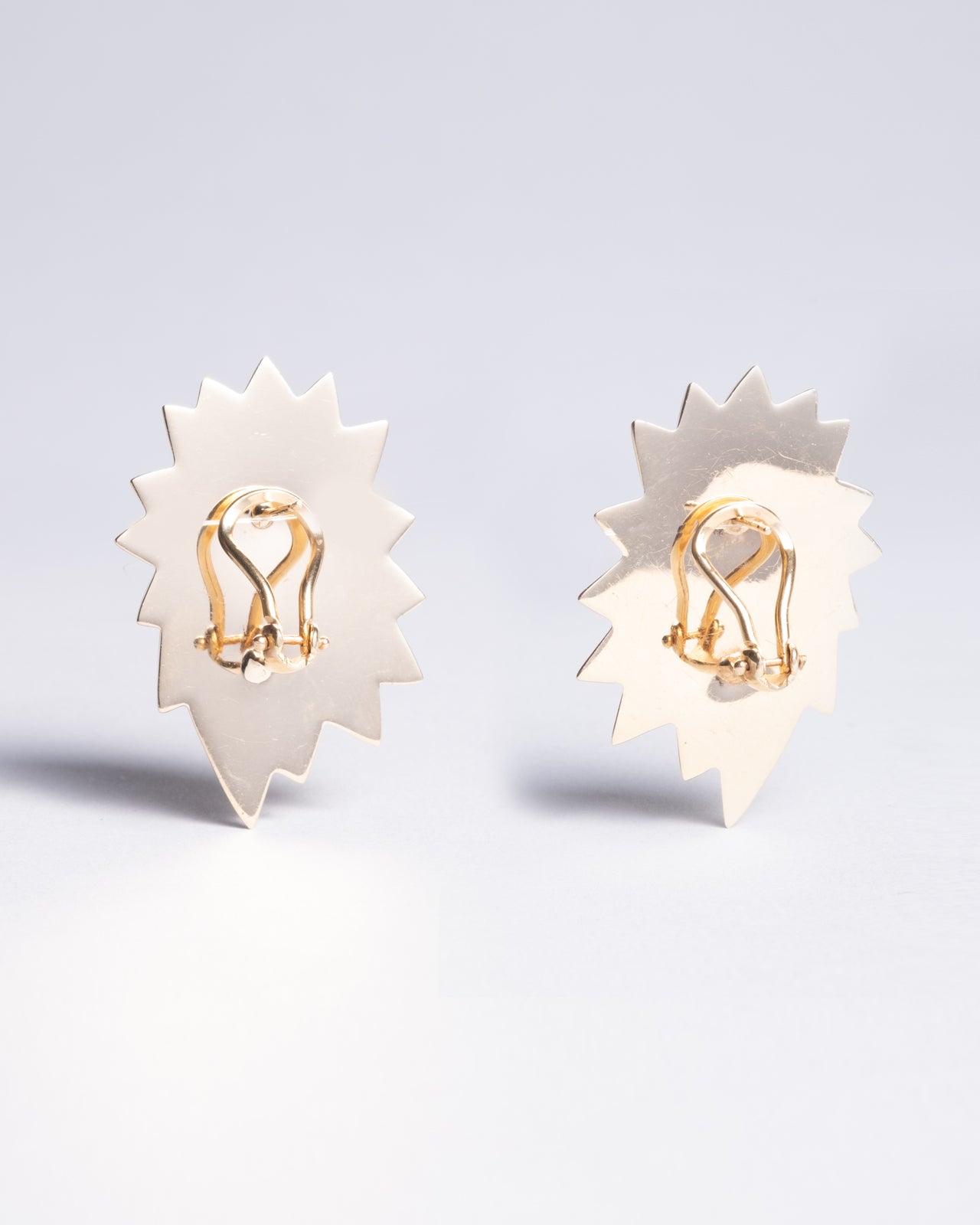 Vintage 1980s 14k Gold Sun Burst Omega Earrings - Photo 2