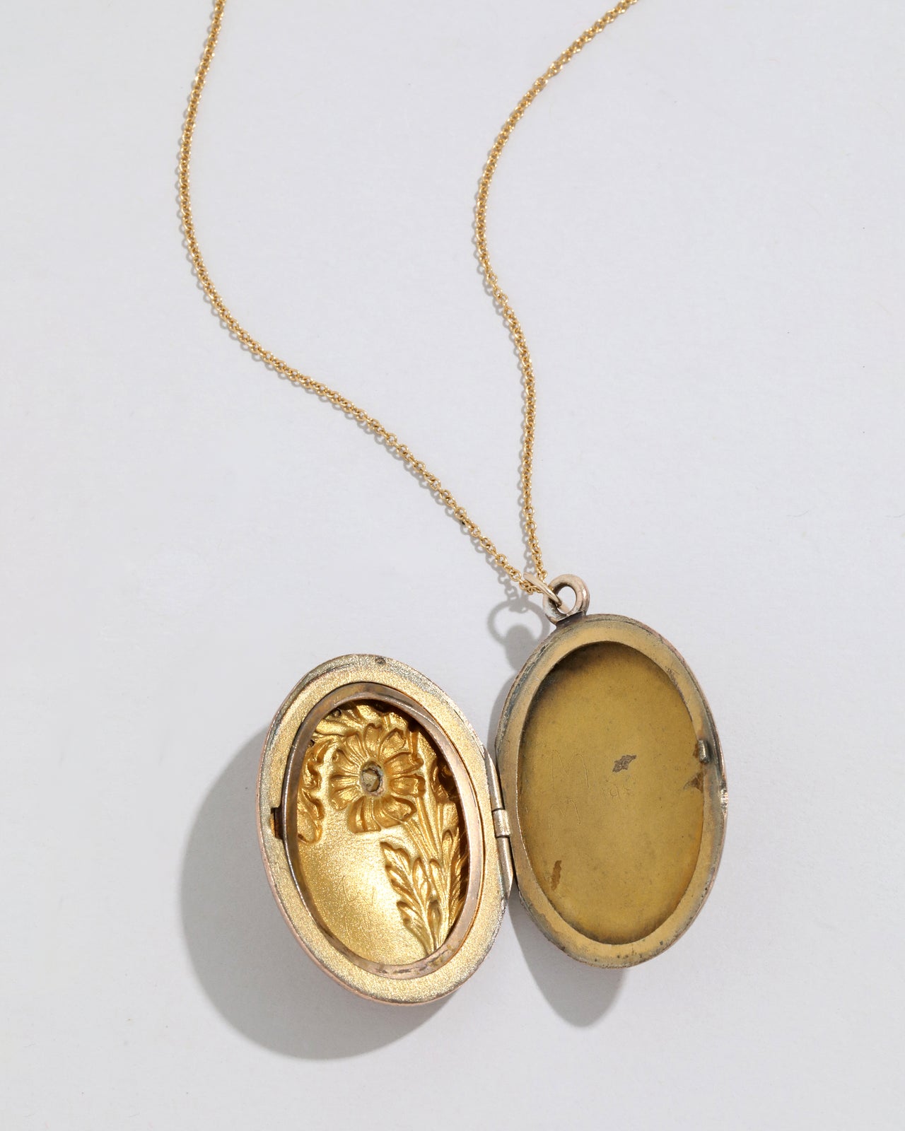 Antique Victorian 14k Gold Fill Floral Pattern Locket Necklace - Photo 2