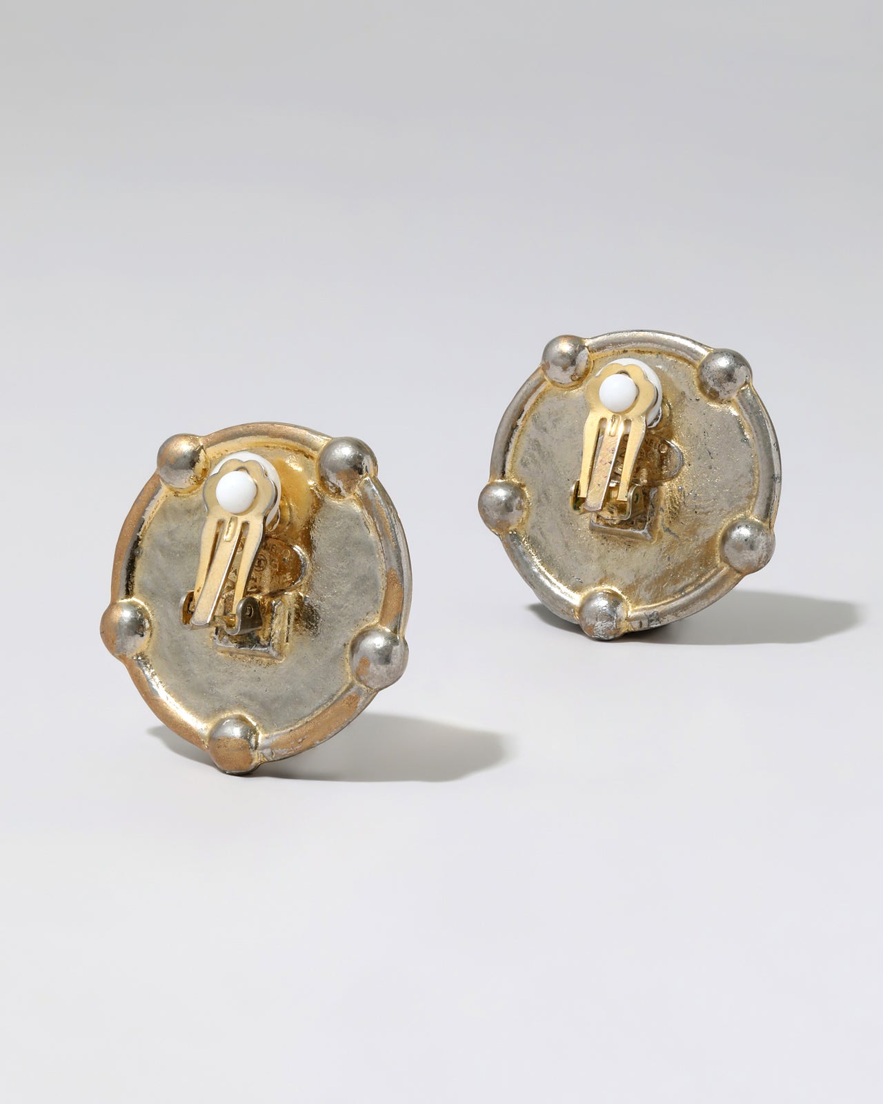 Vintage 1980s Chanel Clip Earrings - Photo 2