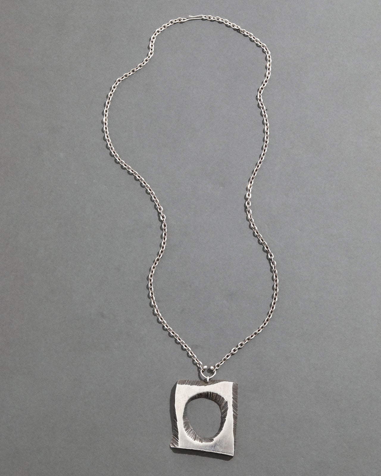 Vintage 1970s Brutalist Sterling Silver Handmade Crater Pendant Necklace - Photo 2