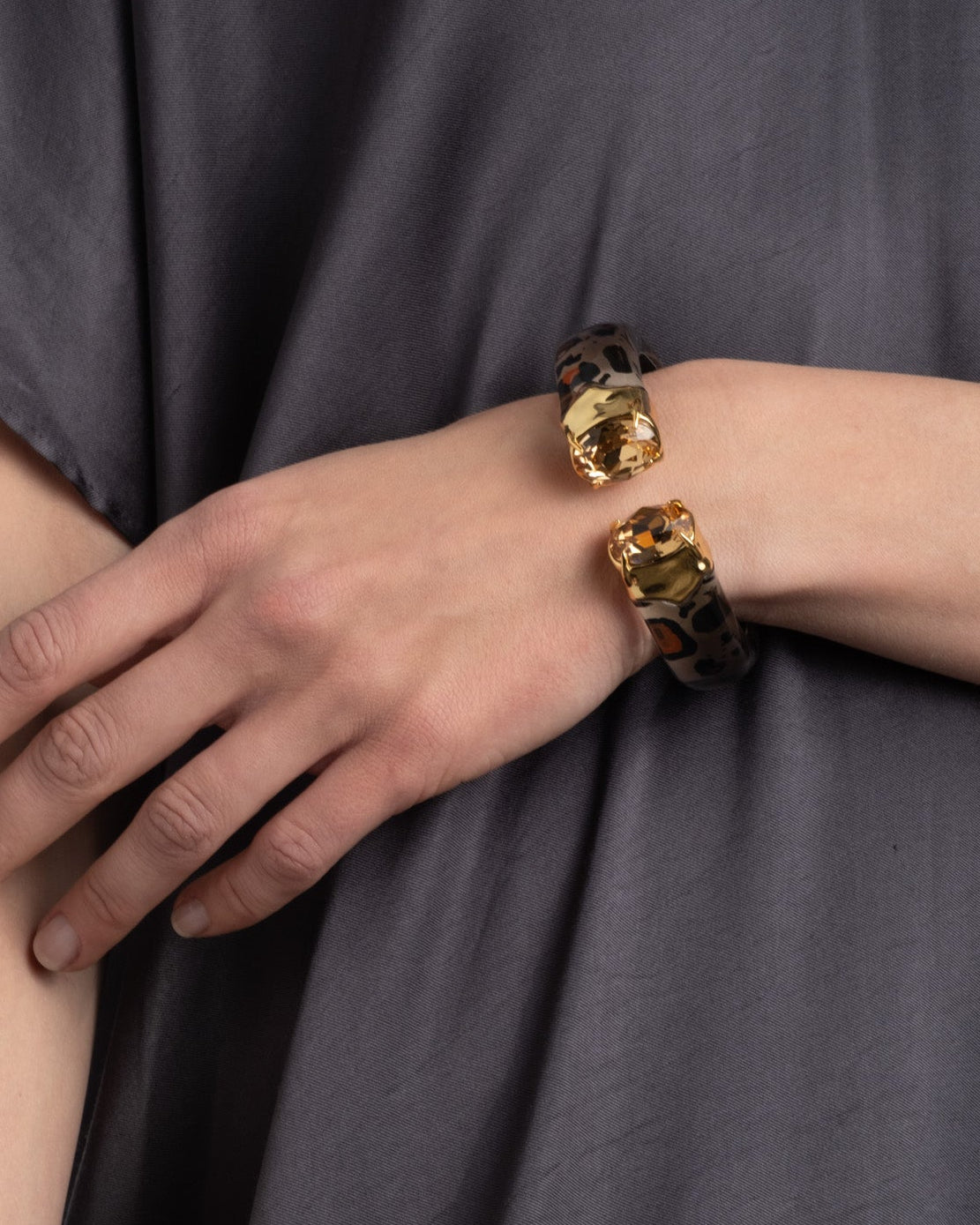 Bonbon Crystal Lucite Hinge Bracelet- Leopard - Photo 2