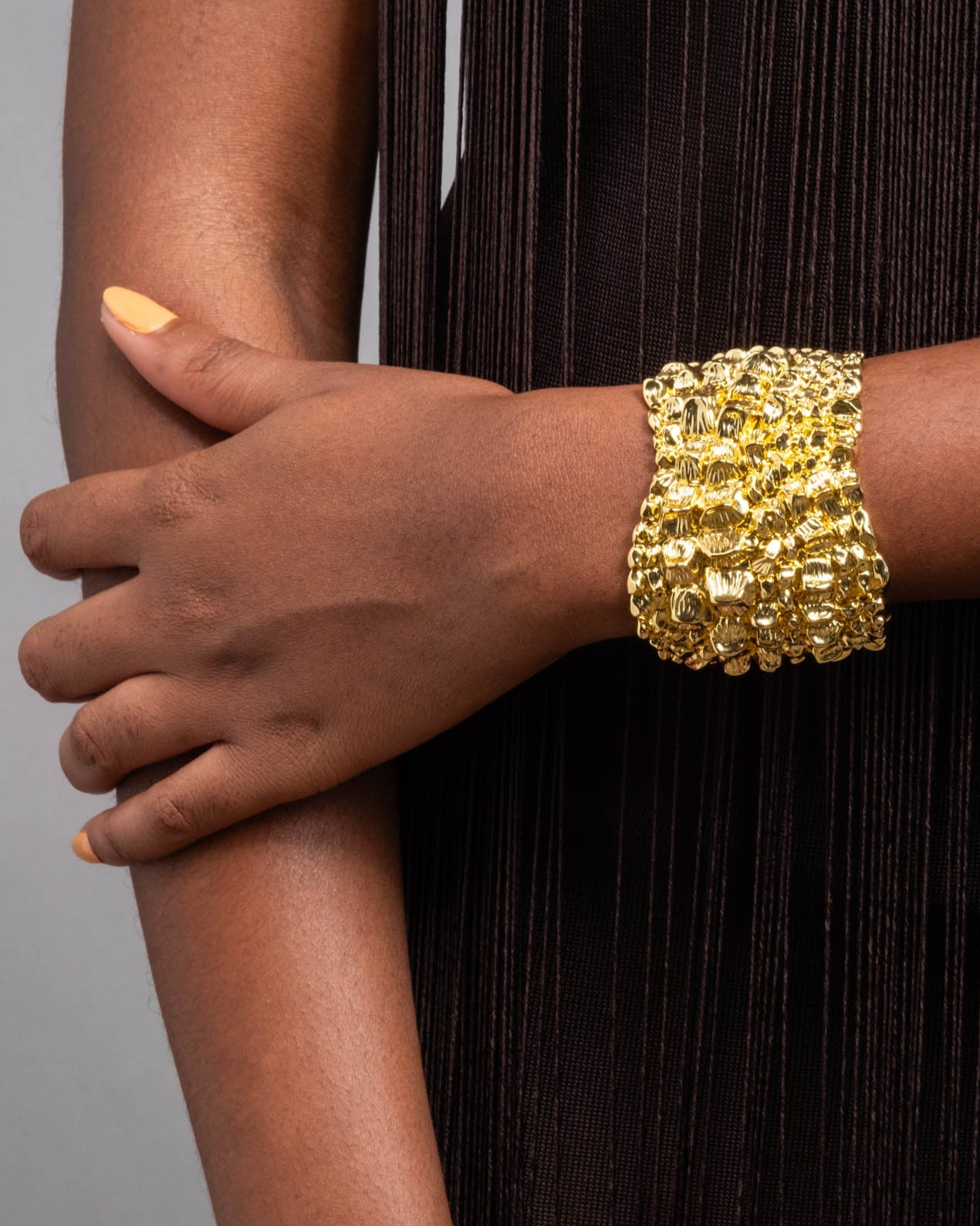 Brut Gold Croco Cuff Bracelet - Photo 2