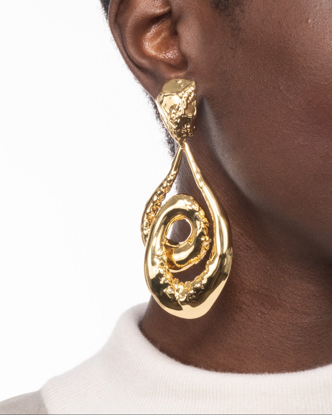 Brut Gold Large Twisted Drop Clip Earring - Photo 2