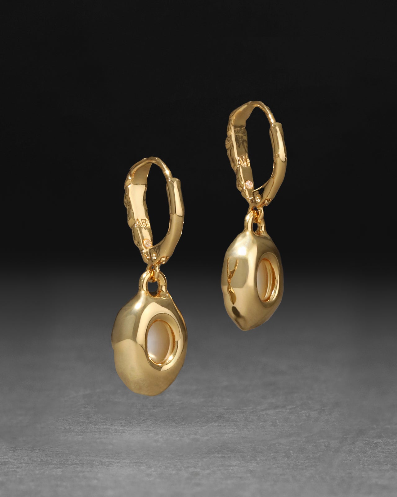Brut Gold Linear Drop Earring- White Mother of Pearl - Photo 2