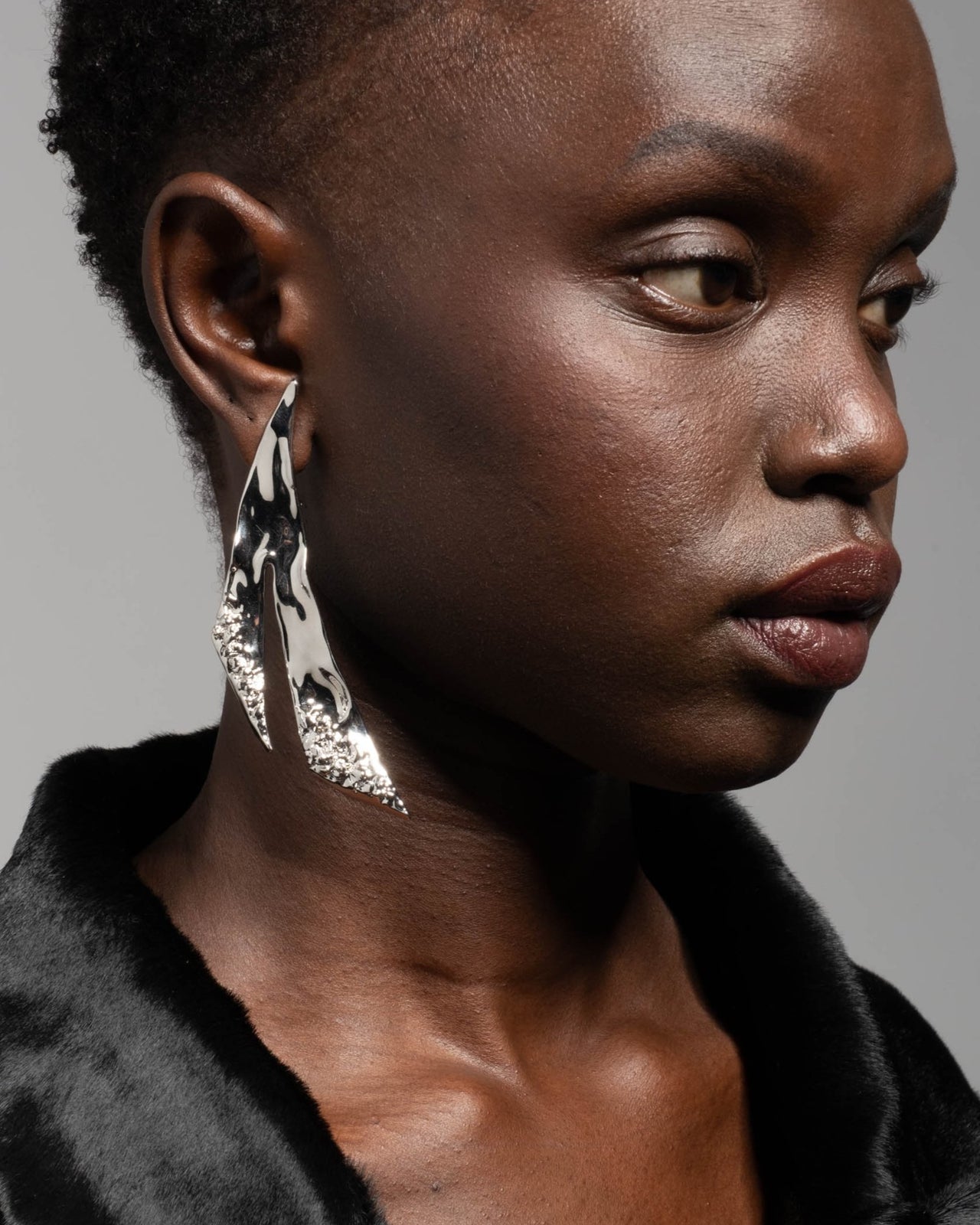 Brut Silver Angular Earring - Photo 2