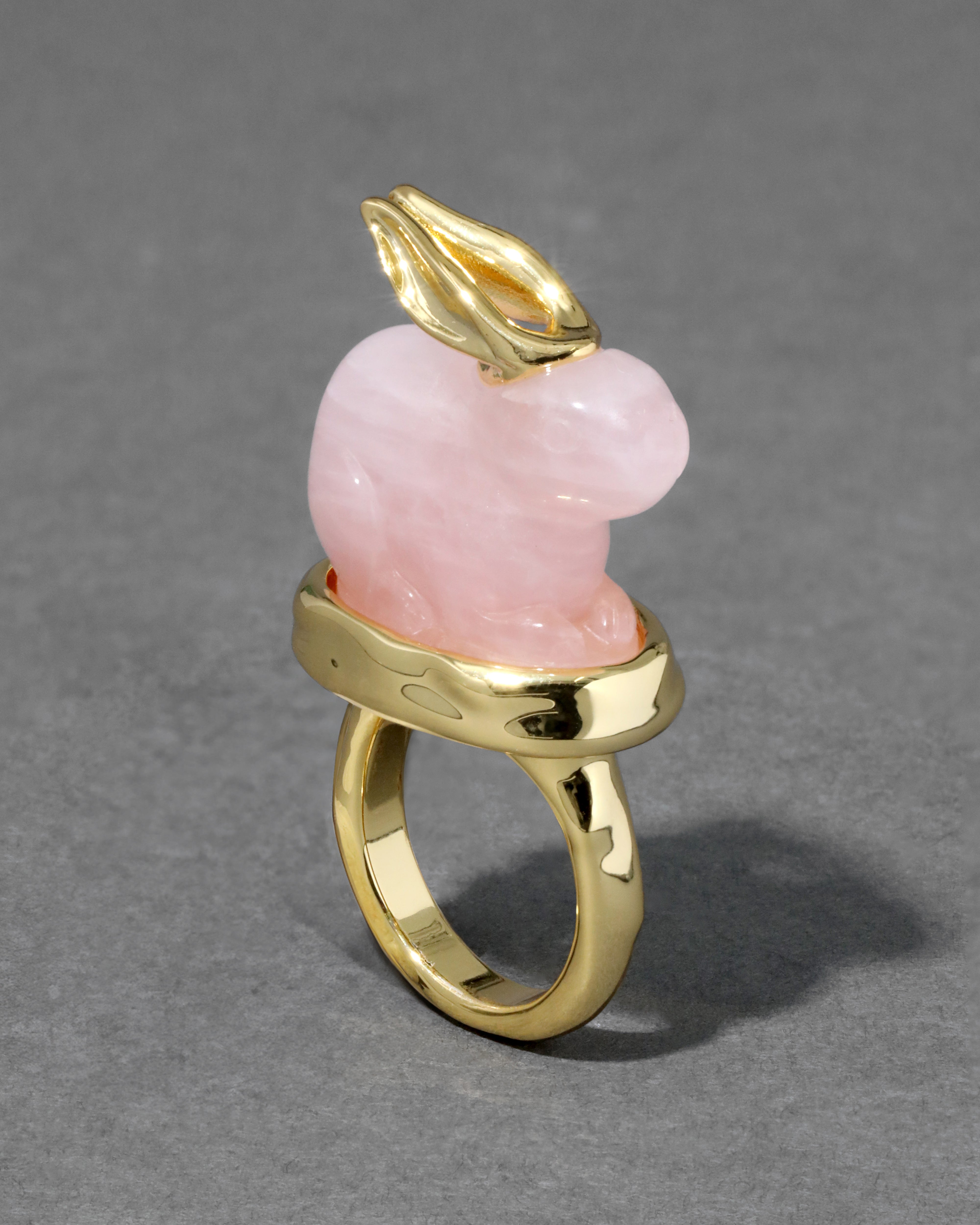 Bunny Pendant Ring Made of Rose Quartz | Pink Bunny Ring
