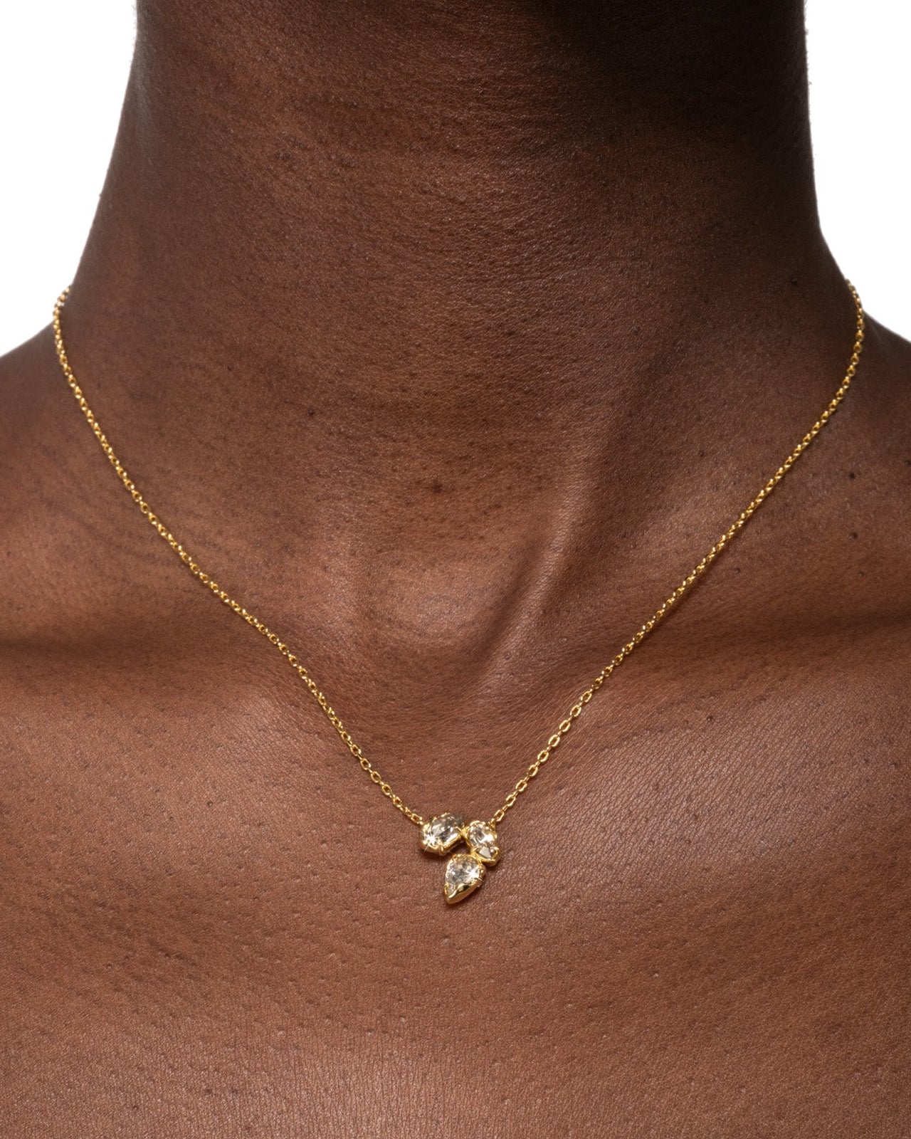 Éclat Crystal Cluster Pendant Necklace - Photo 2