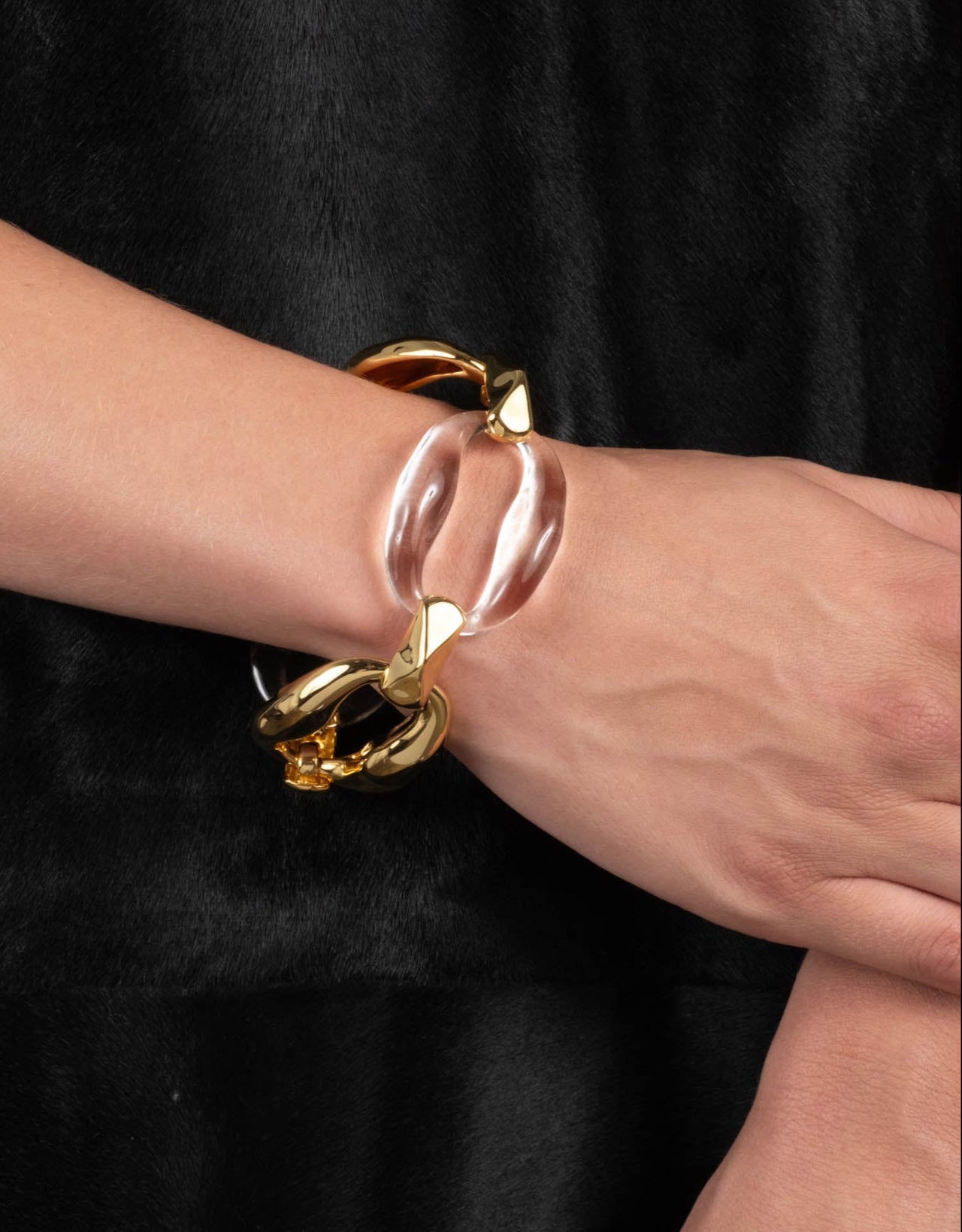 Liquid Lucite Gold Link Bracelet- Clear - Photo 2