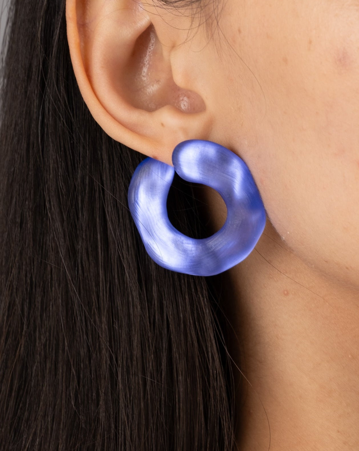 Lucite Large Front Facing Hoop Earring- Electric Violet - Photo 2