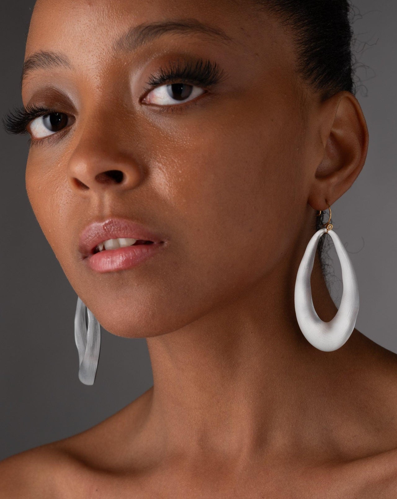 Lucite Link Wire Earring- Silver - Photo 2
