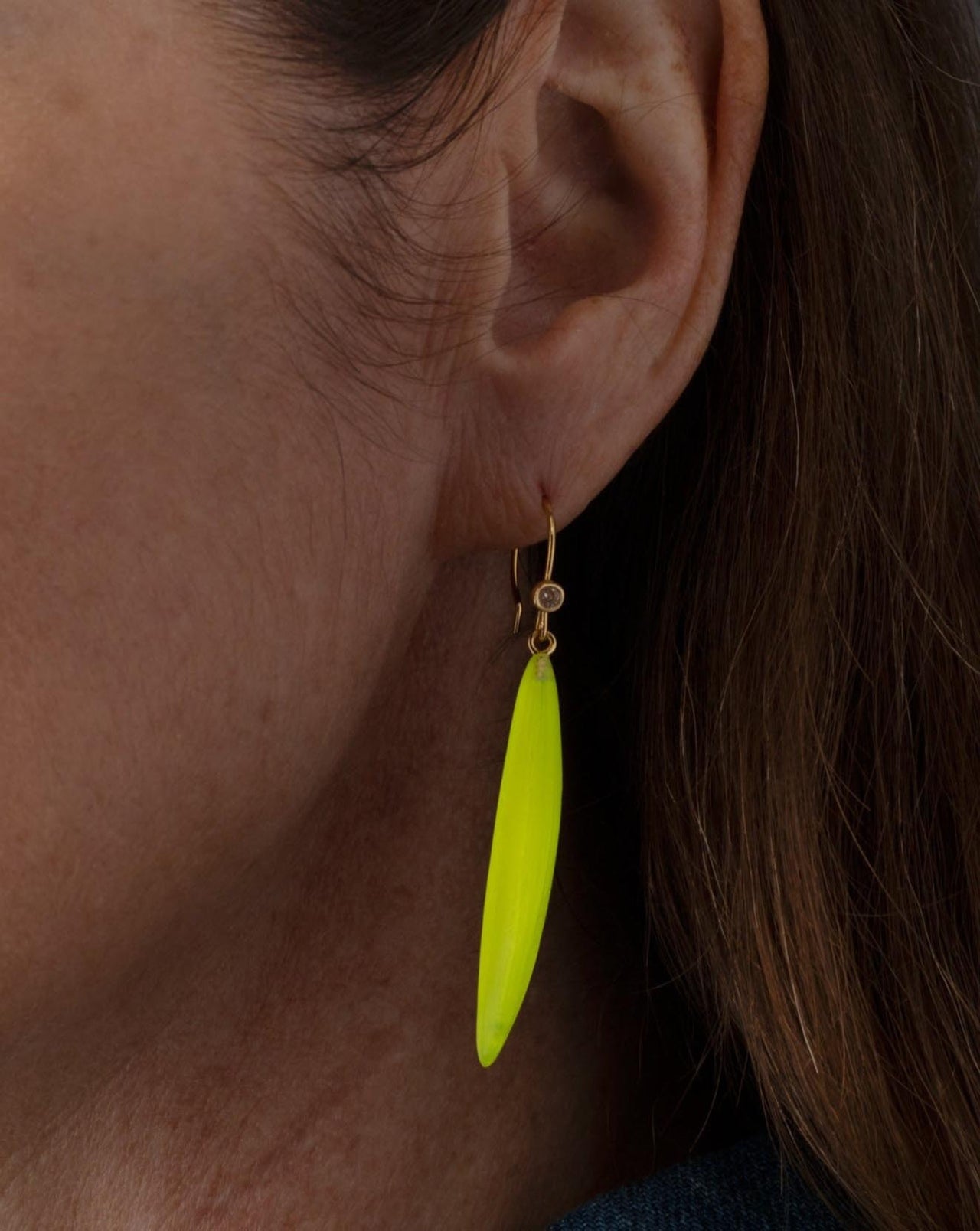 Lucite Sliver Wire Earring- Neon Yellow - Photo 2