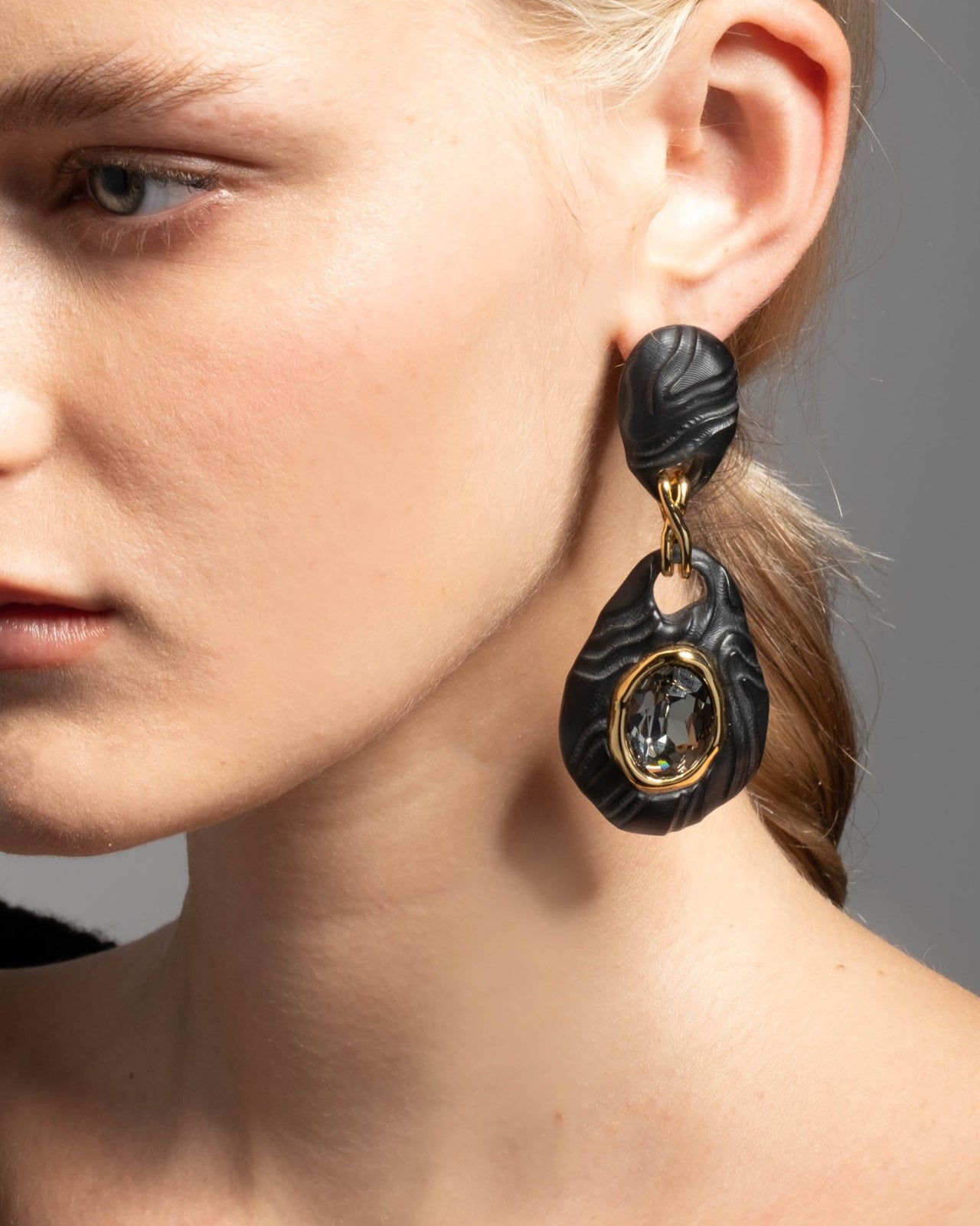 Madera Lucite Drop Earring- Black - Photo 2
