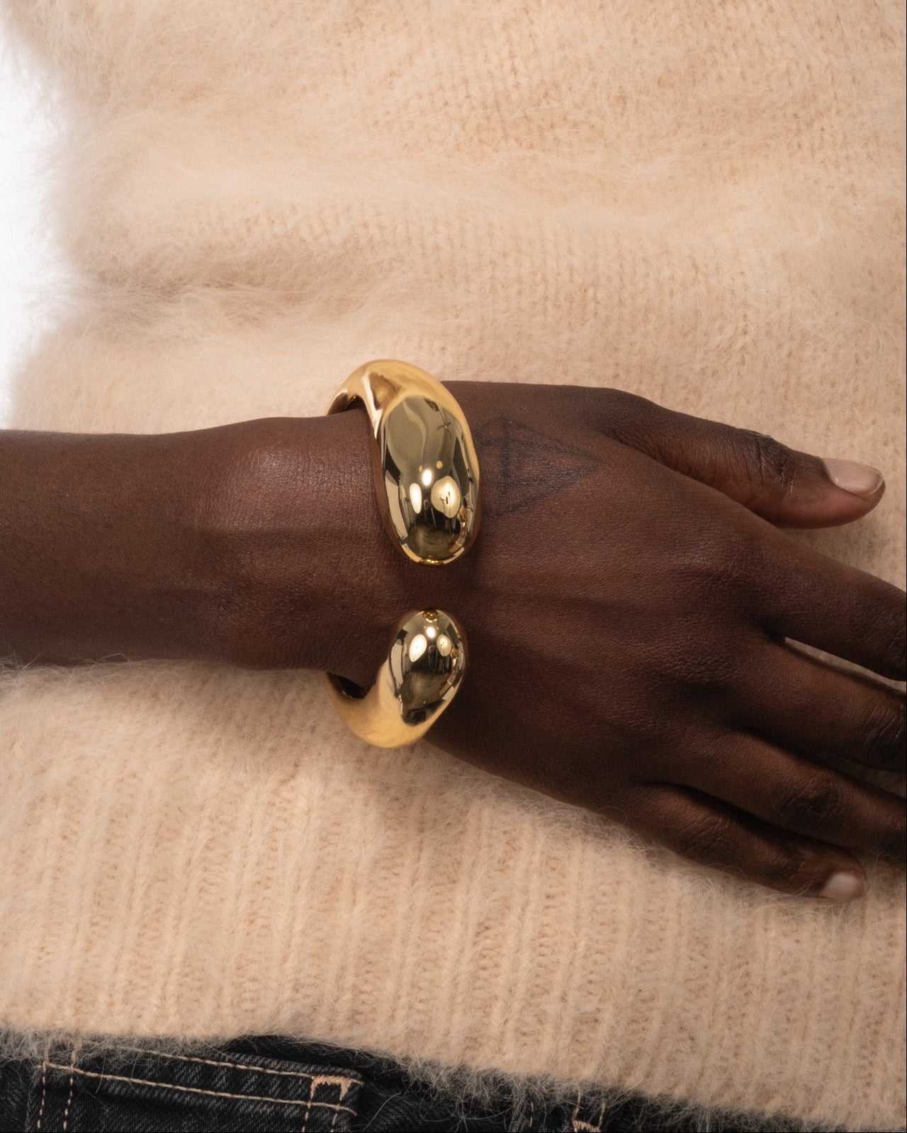 Molten Gold Domed Hinge Cuff Bracelet - Photo 2