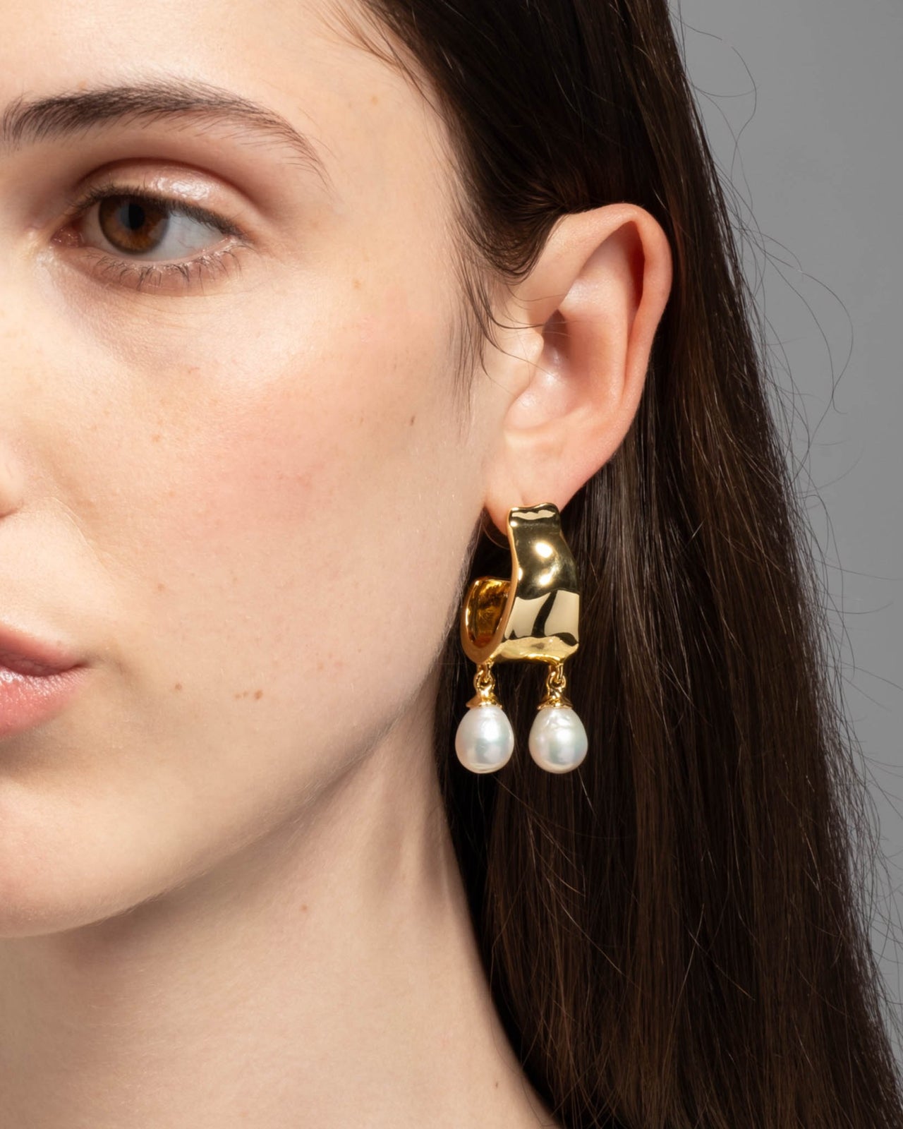 Perla Freshwater Pearl Drop Hoop Earring - Photo 2