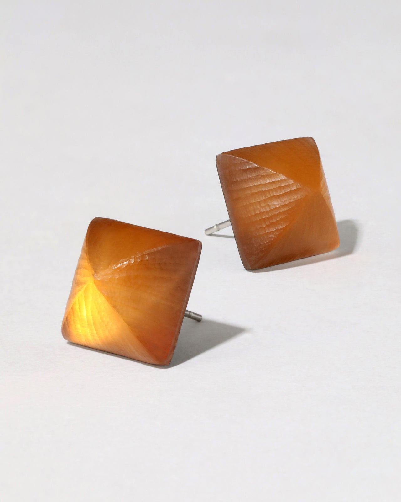 Pyramid Post Lucite Earring- Amber - Photo 2