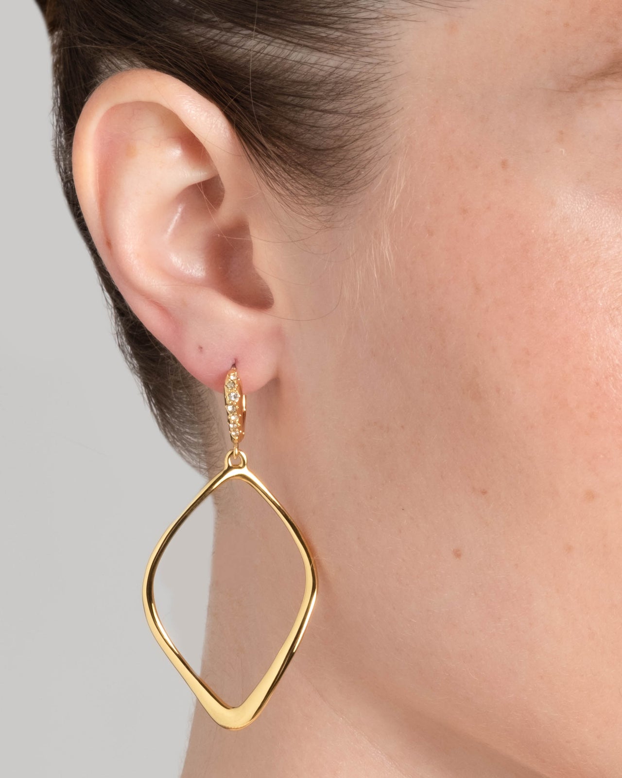 Sculpted Aura Tear Leverback Earring- Gold - Photo 2
