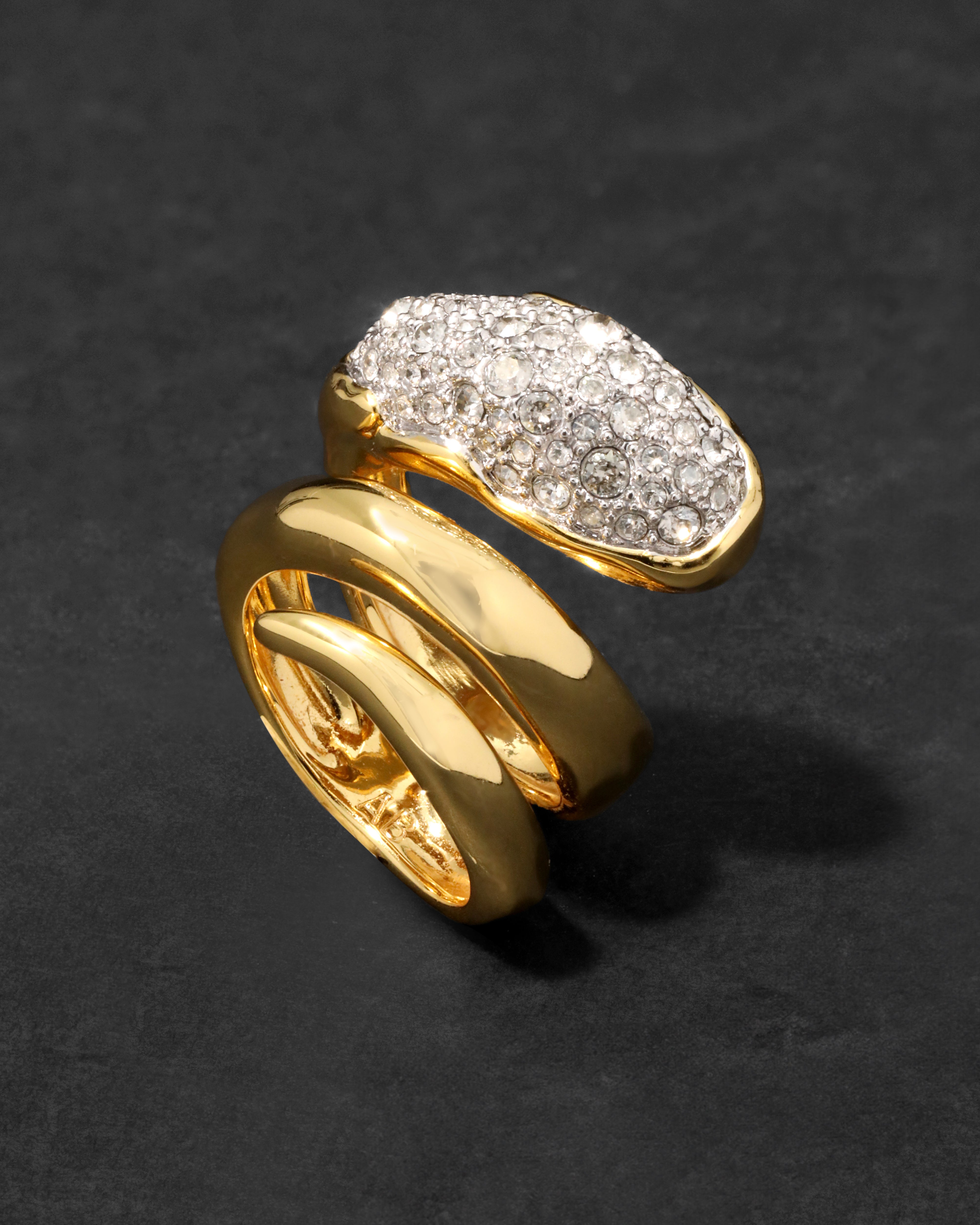 Solanales Crystal Coiled Pebble Ring
