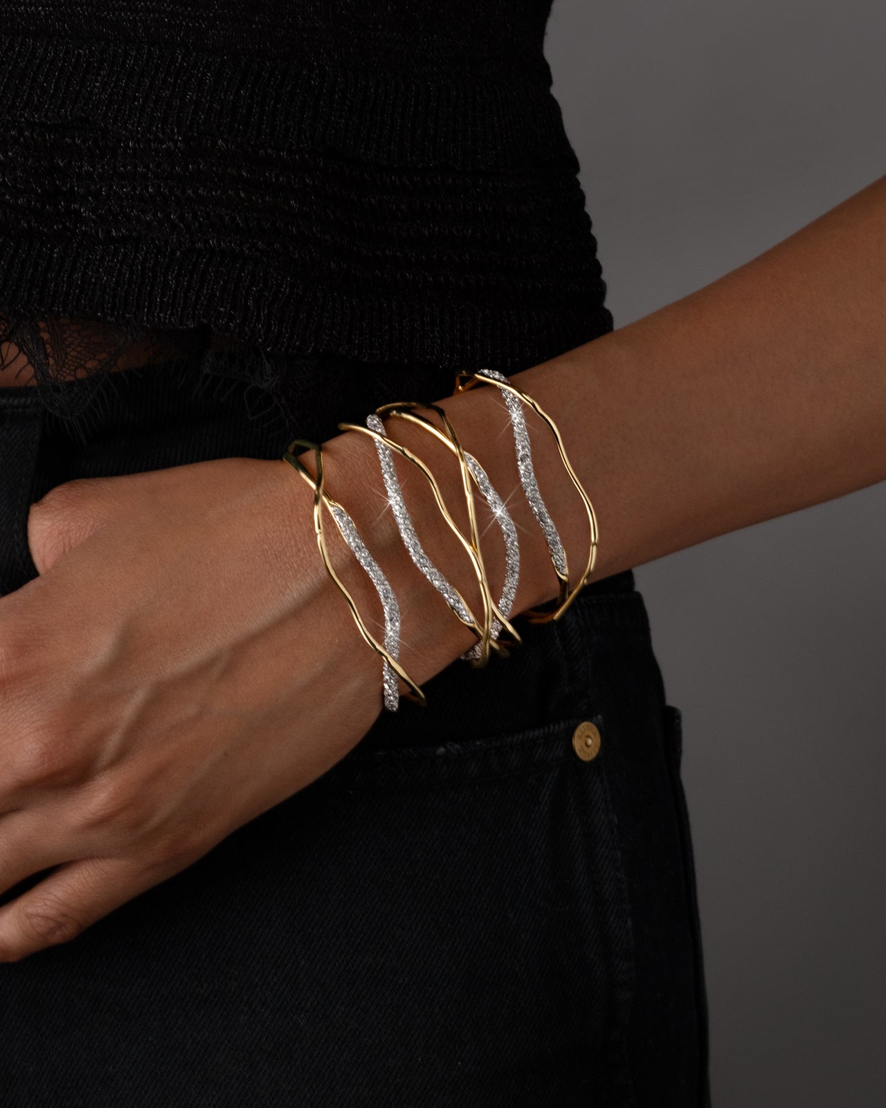 Solanales Gold Crystal Intertwined Cuff Bracelet - Photo 2
