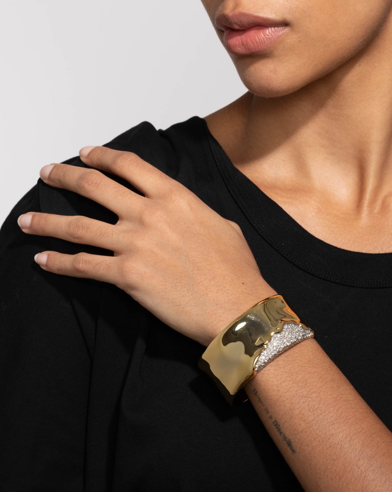 Solanales Gold Crystal Wide Cuff Bracelet - Photo 2