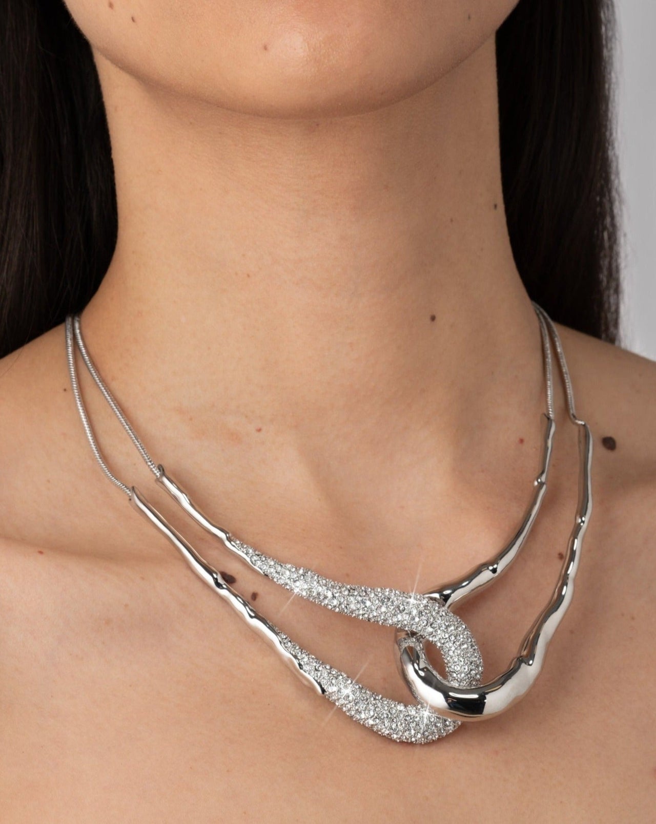 Solanales Silver Crystal Interlock Necklace - Photo 2