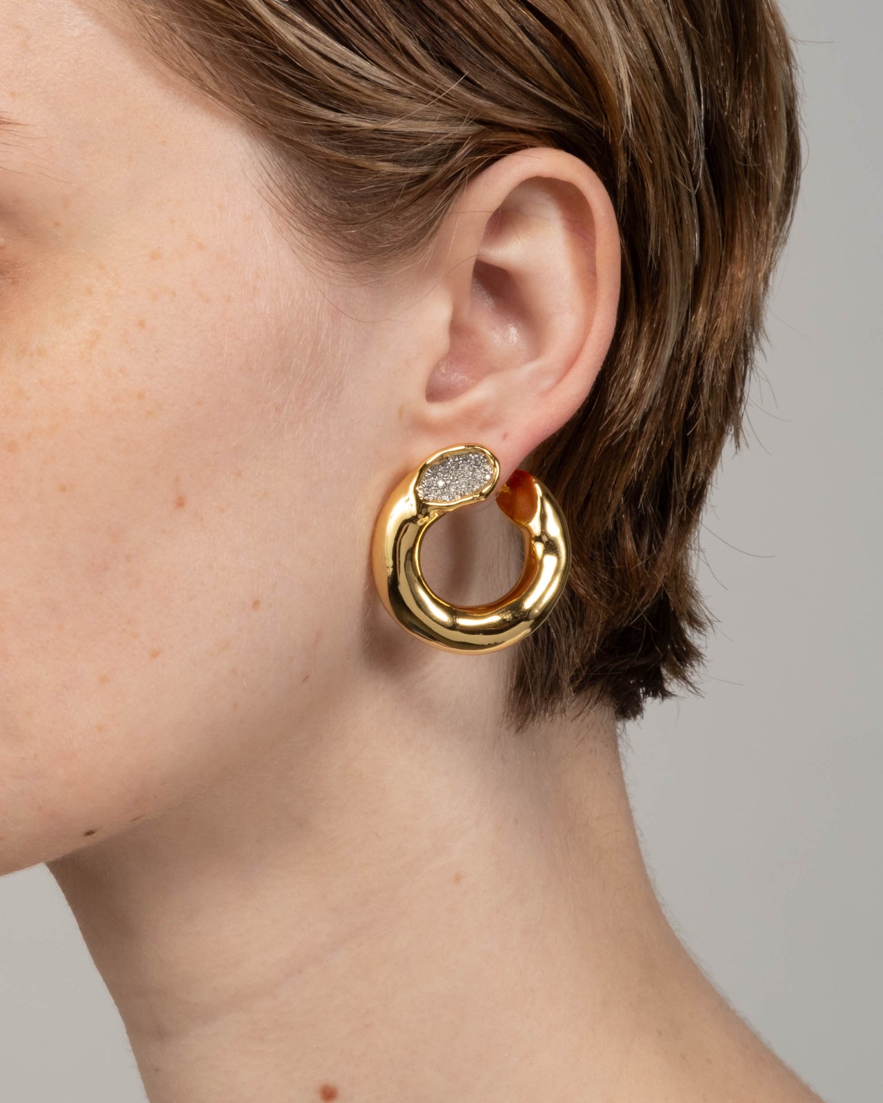 Solanales Front Facing Hoop Earring - Gold - Photo 2
