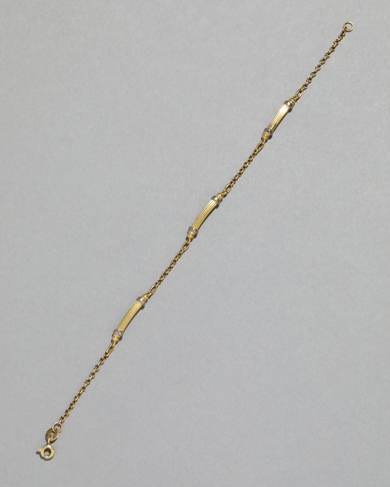 Vintage 1980s 18k Yellow & White Gold Two Tone Ribbed Station Bracelet - Photo 2
