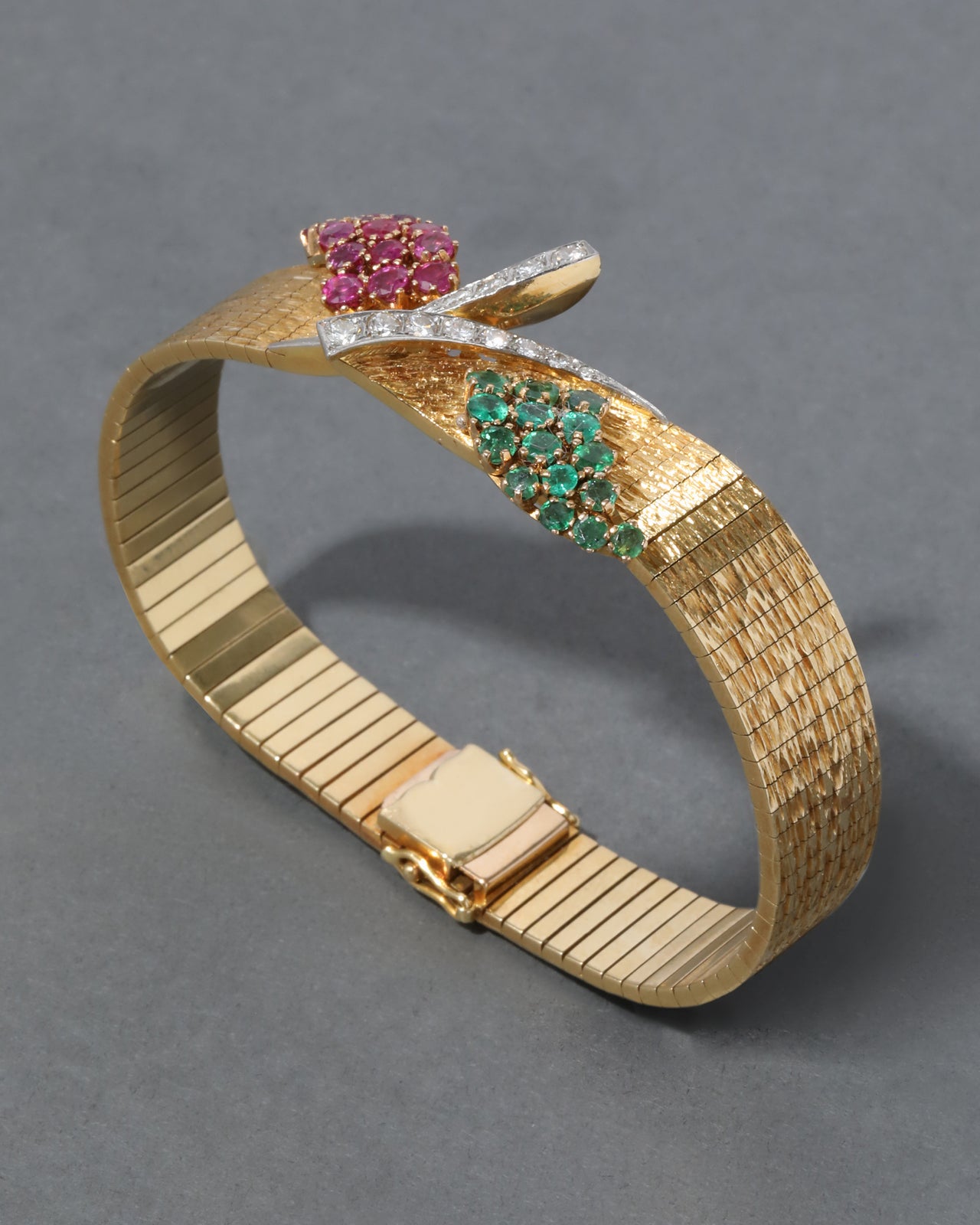 Vintage 1960s 18k Gold Etched Floral Soft Band Bracelet with Platinum, Diamond, Ruby, and Emerald - Photo 2