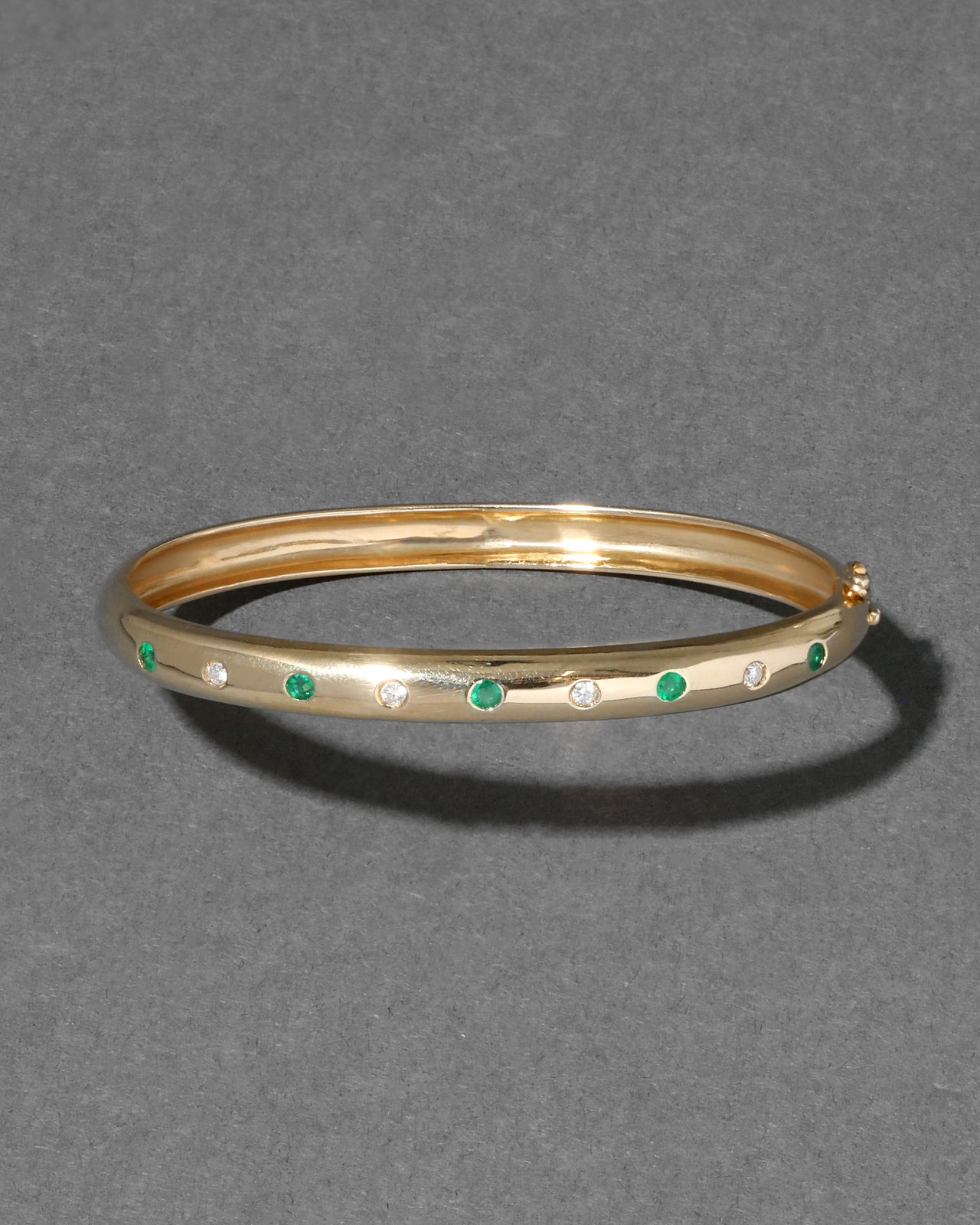 Vintage 18k Gold Modern Design Diamond & Emerald Studded Hinge Bracelet - Photo 2