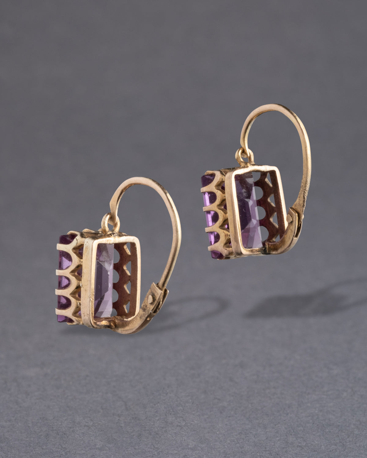 Vintage 1950s 14k Gold Crown Set Amethyst Earring - Photo 2