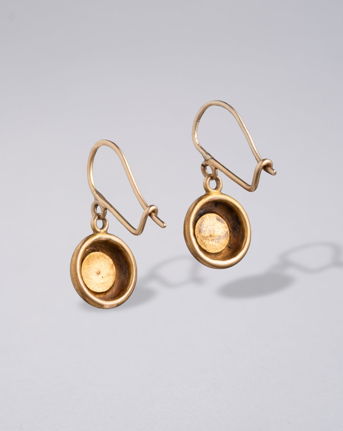 Antique Victorian 1800s 10k Gold & Natural Pearl Hand-Etched Star Motif Earring - Photo 2