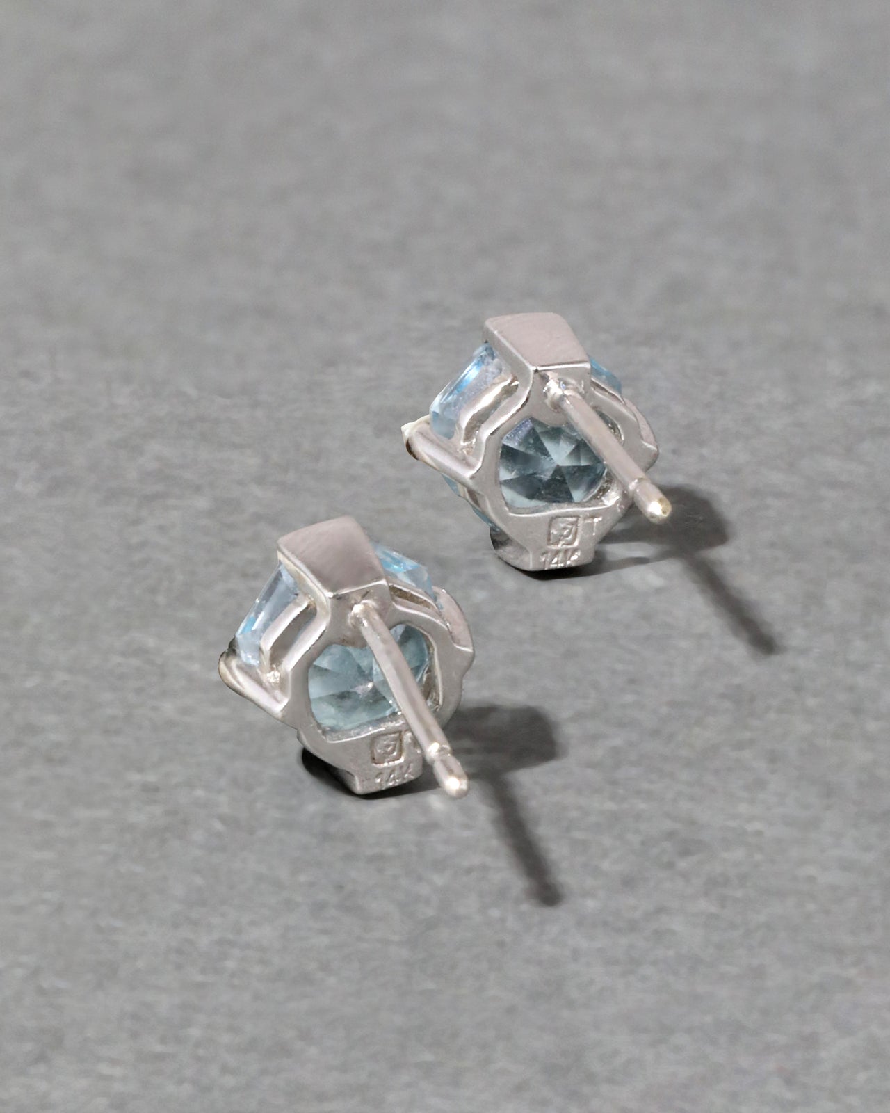 Vintage 1980s 14k White Gold with Blue Topaz Post Earring - Photo 2